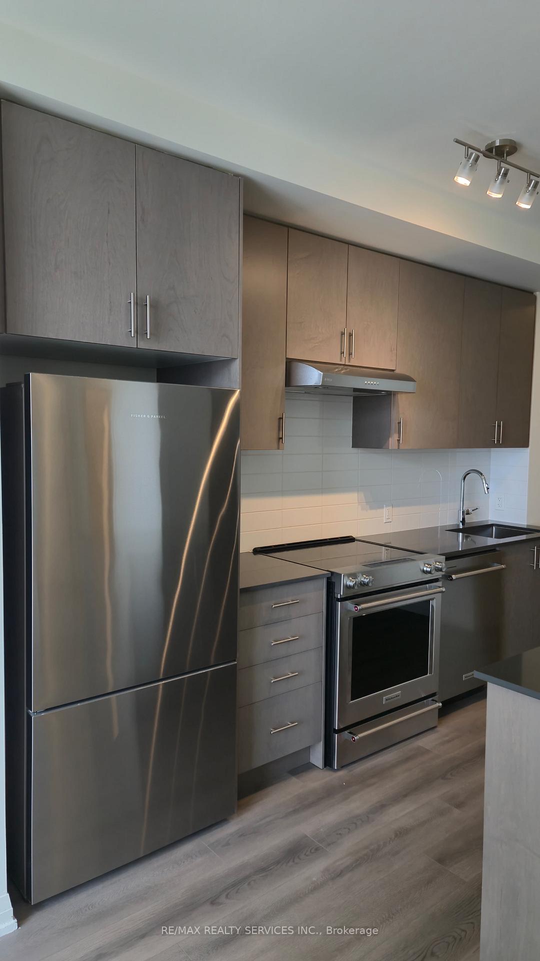 Photo 8 of Unit 2401, 8960 Jane Street, Vaughan, Concord — HOMEH