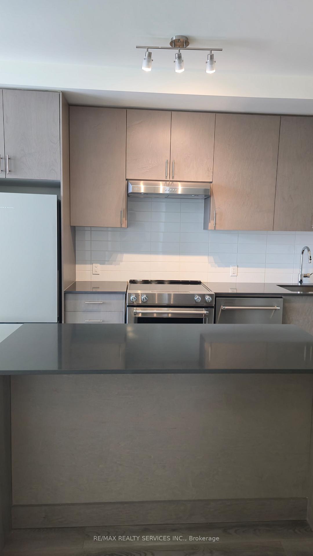 Photo 7 of Unit 2401, 8960 Jane Street, Vaughan, Concord — HOMEH