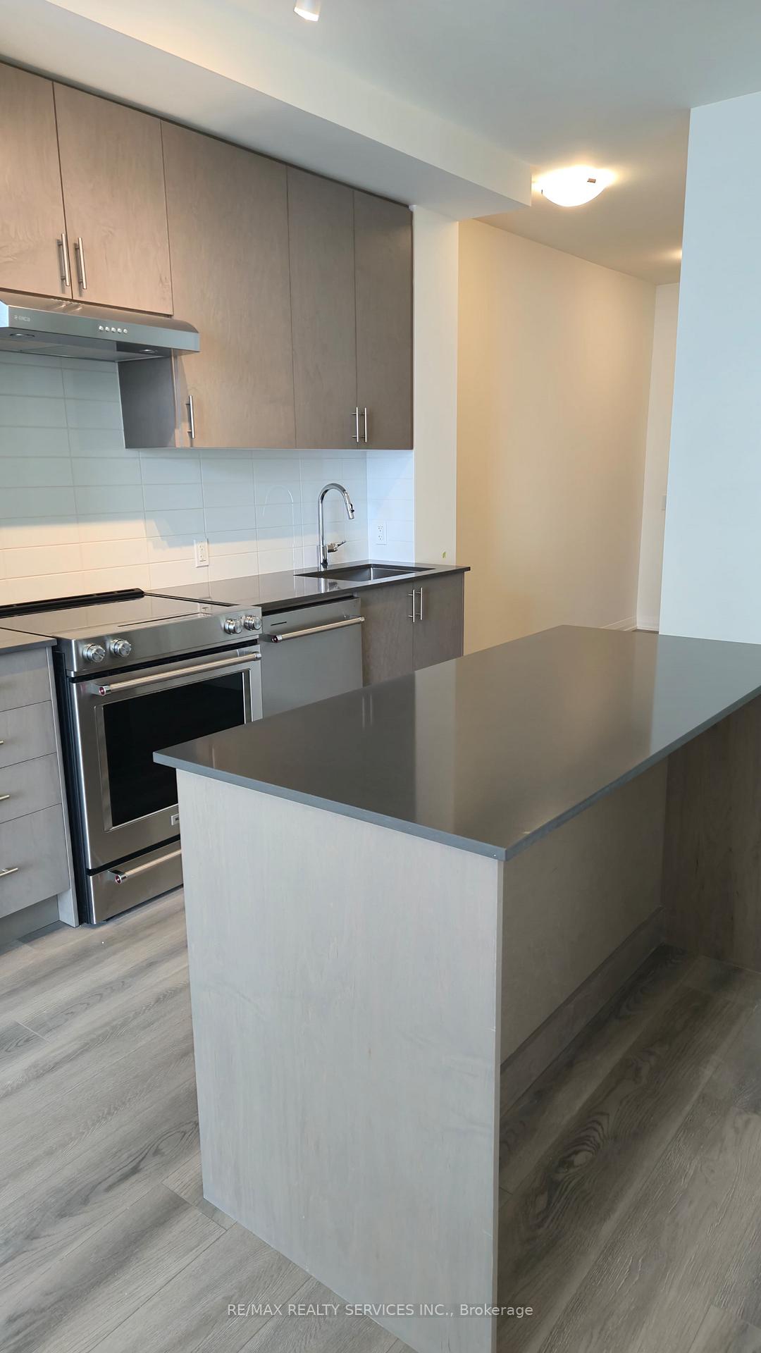 Photo 12 of Unit 2401, 8960 Jane Street, Vaughan, Concord — HOMEH