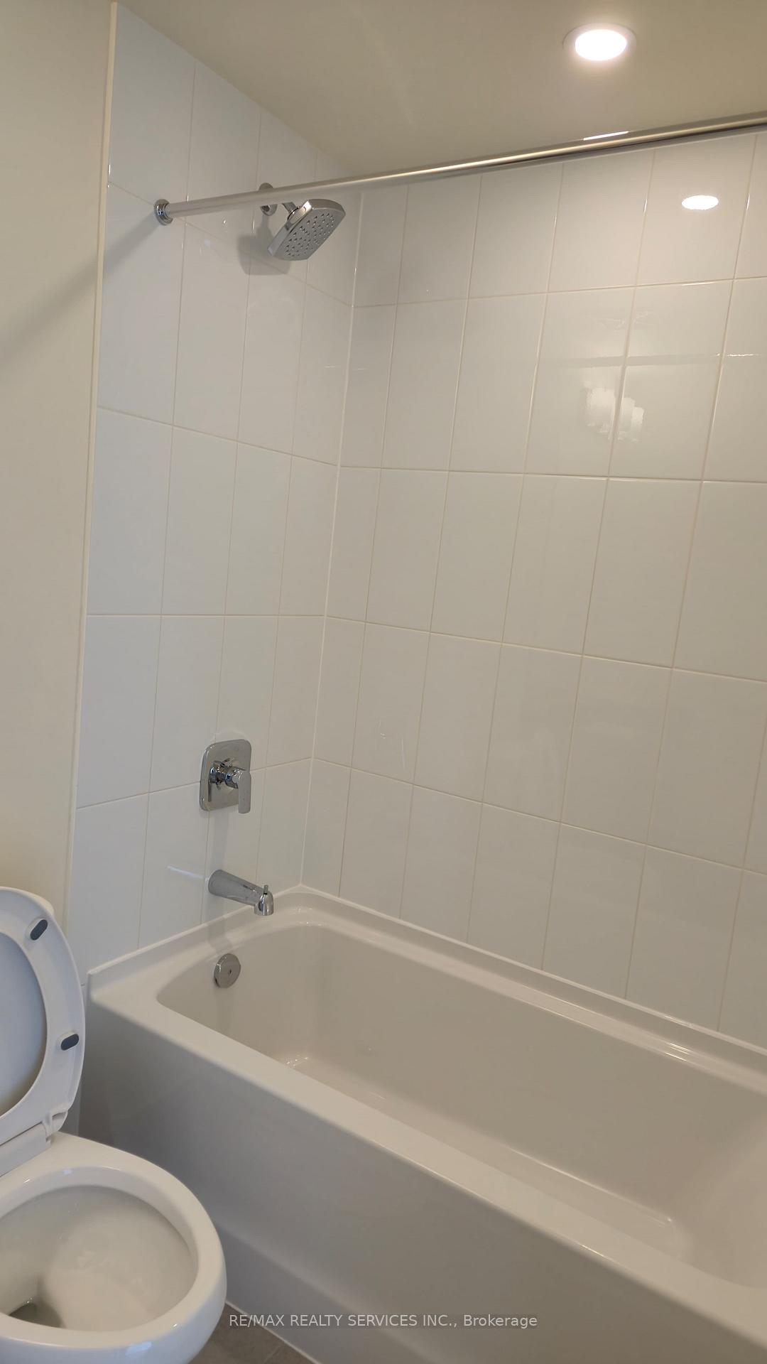 Photo 16 of Unit 2401, 8960 Jane Street, Vaughan, Concord — HOMEH