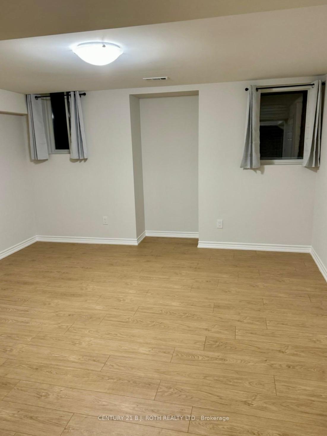 Photo 3 of Unit 1, 105 Westminster Circle, Barrie, Innis-Shore — HOMEH