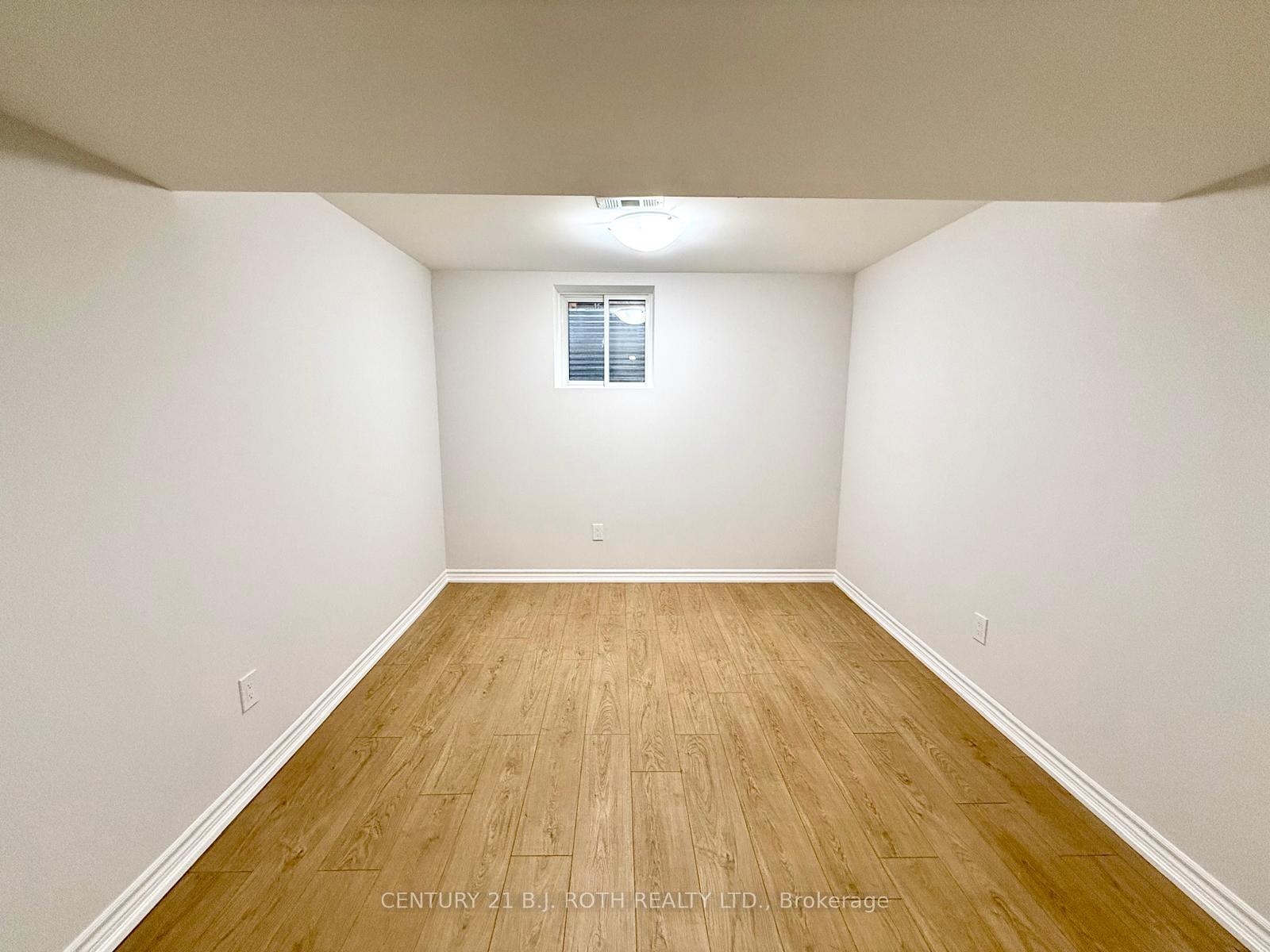 Photo 13 of Unit 1, 105 Westminster Circle, Barrie, Innis-Shore — HOMEH
