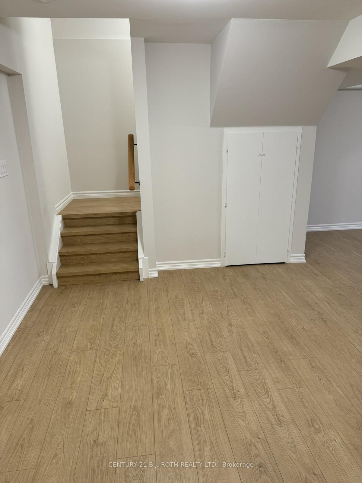 Photo 16 of Unit 1, 105 Westminster Circle, Barrie, Innis-Shore — HOMEH