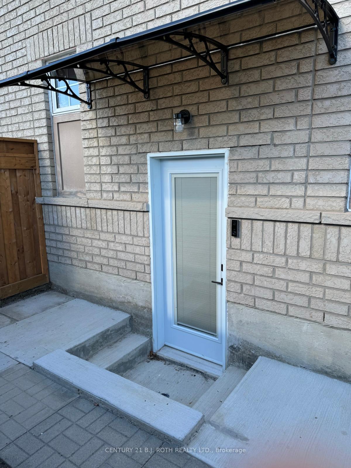Photo 19 of Unit 1, 105 Westminster Circle, Barrie, Innis-Shore — HOMEH