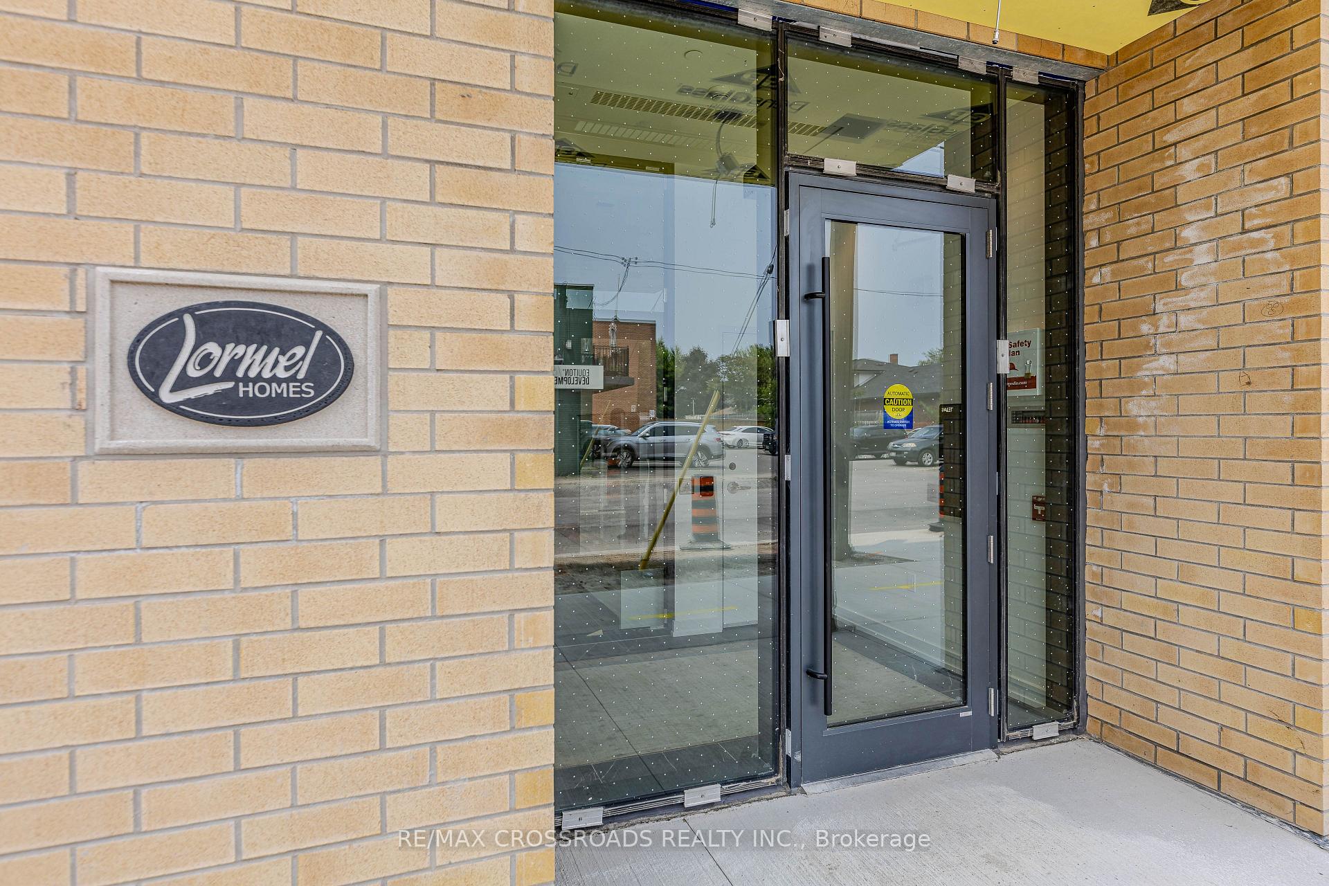 Photo 8 of Unit 304, 6 Chartwell Road, Etobicoke, Stonegate-Queensway — HOMEH