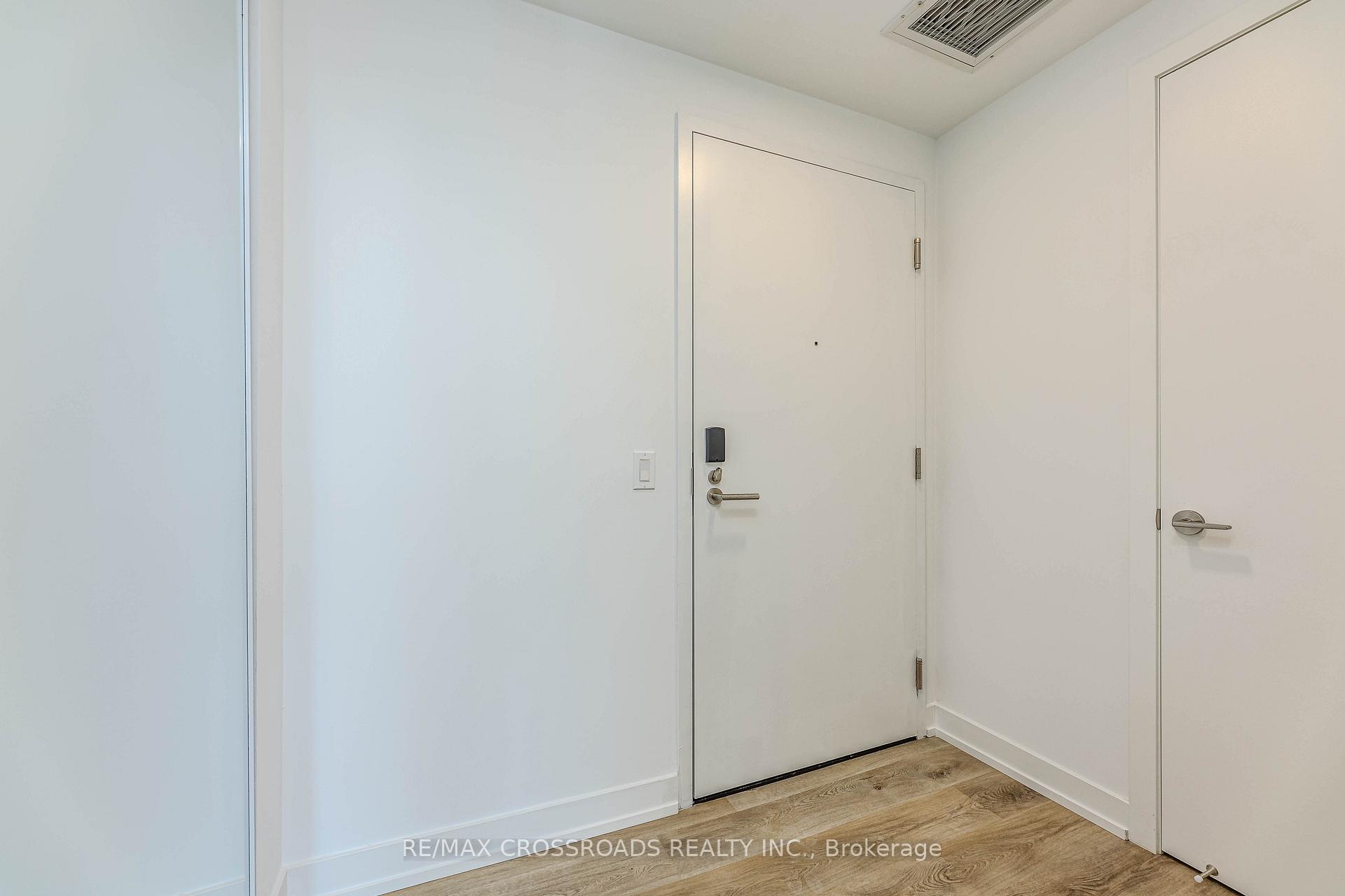 Photo 3 of Unit 304, 6 Chartwell Road, Etobicoke, Stonegate-Queensway — HOMEH
