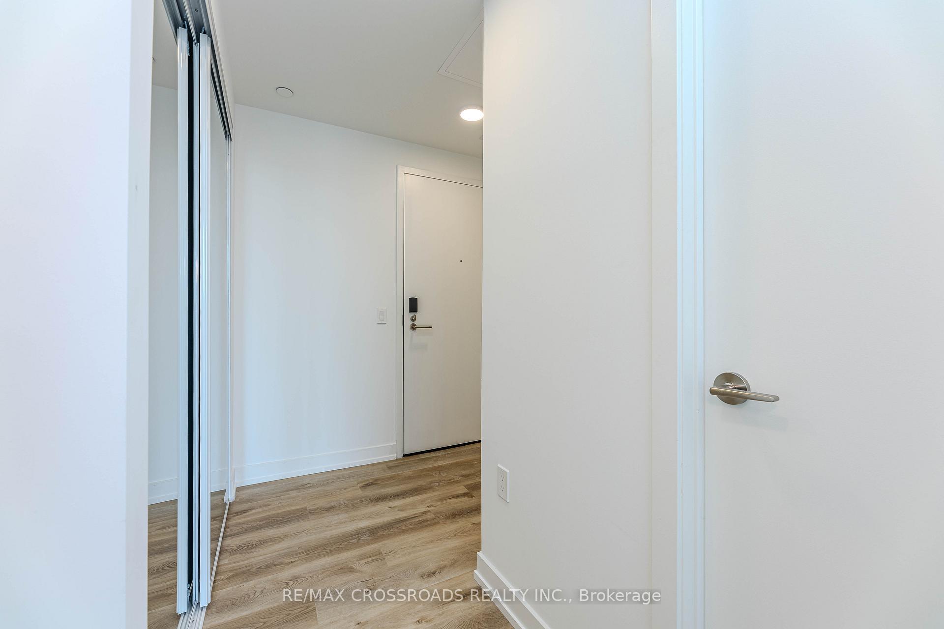 Photo 4 of Unit 304, 6 Chartwell Road, Etobicoke, Stonegate-Queensway — HOMEH