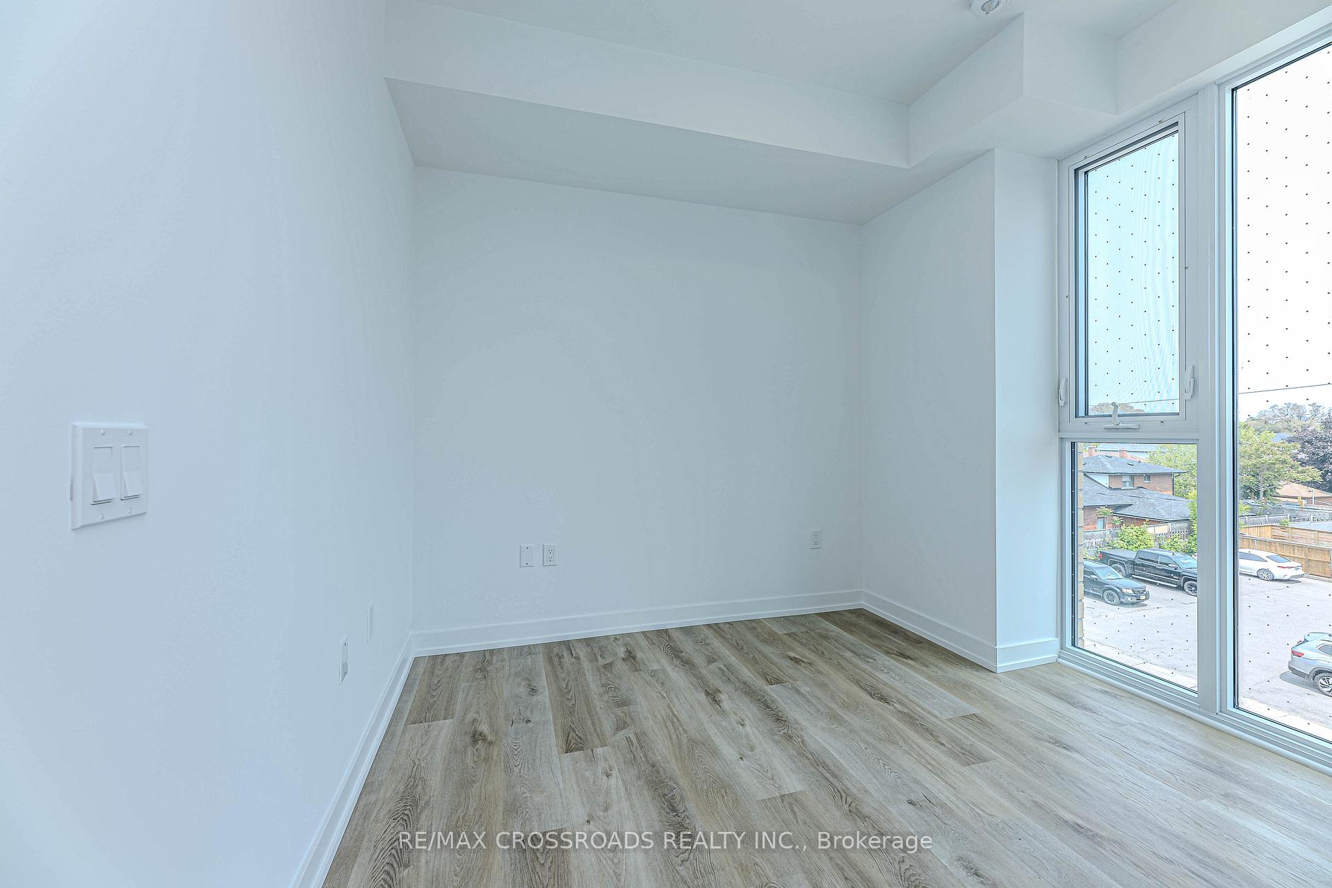 Photo 29 of Unit 304, 6 Chartwell Road, Etobicoke, Stonegate-Queensway — HOMEH