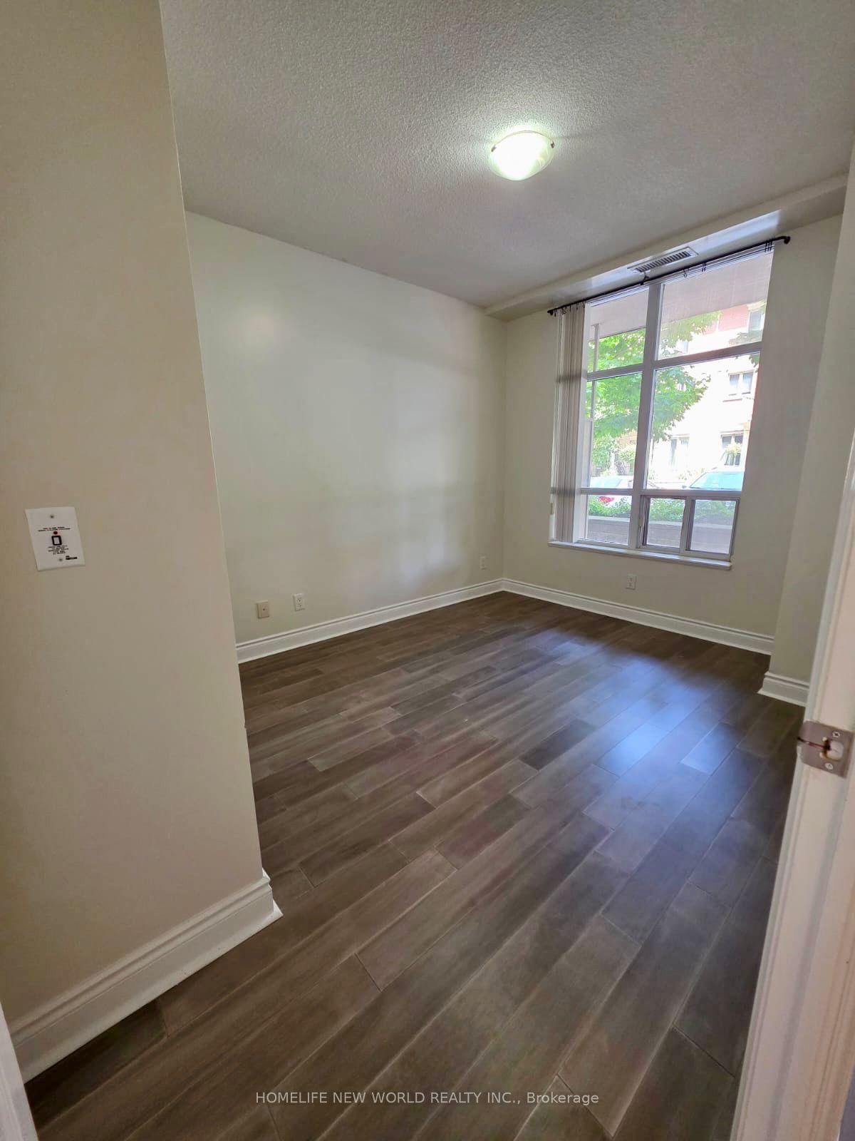 Photo 13 of Unit 103, 37 Galleria Parkway, Markham, Commerce Valley — HOMEH
