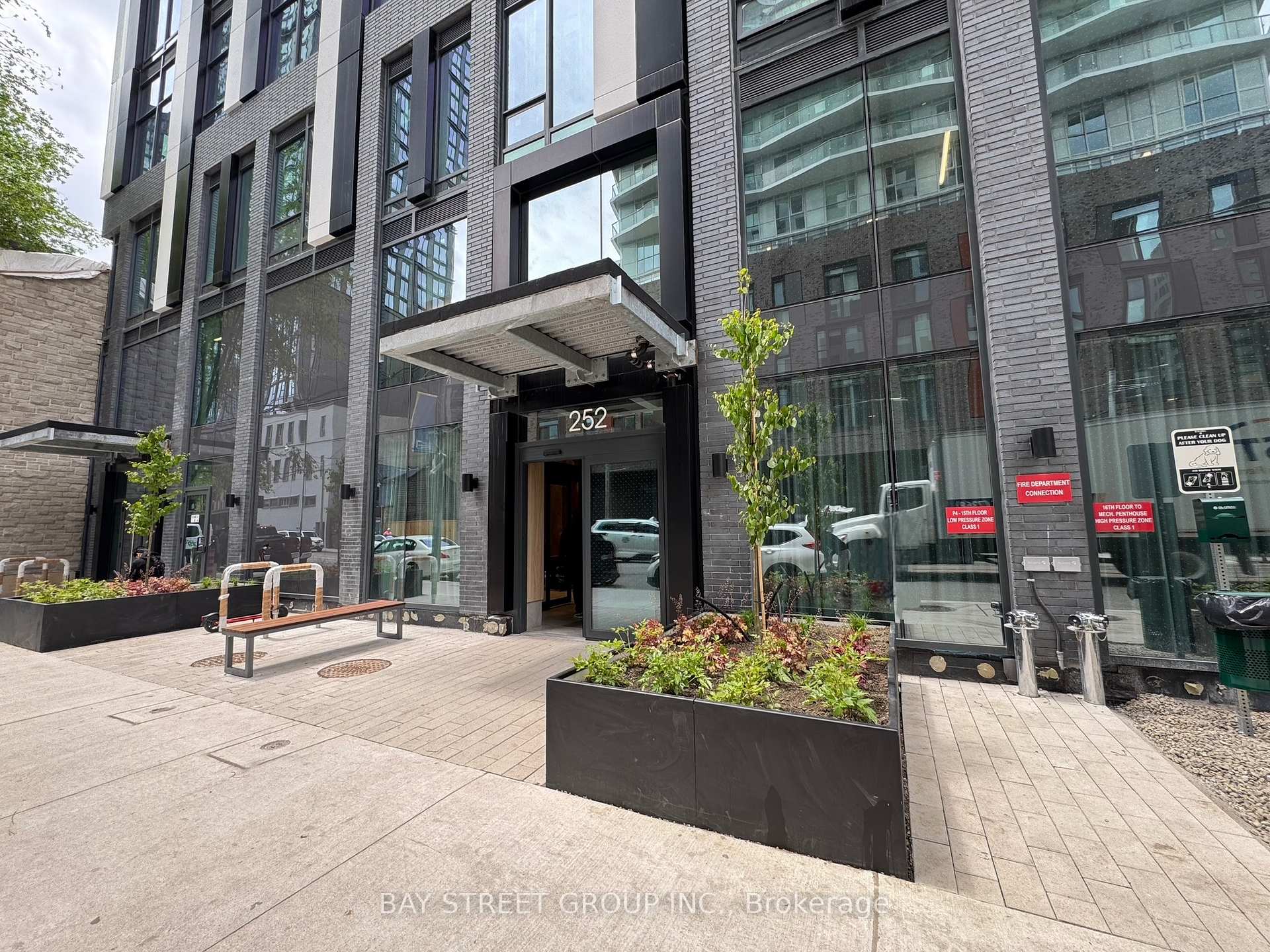Front of Unit 3312, 252 Church Street