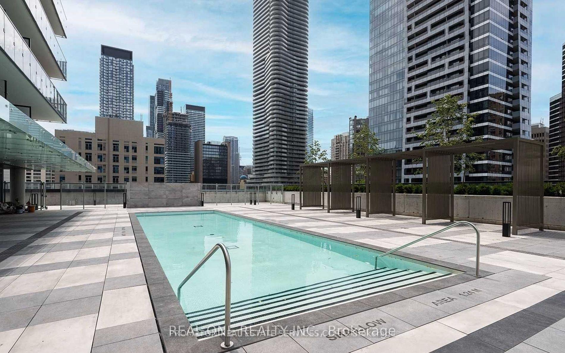 Photo 5 of Unit 3705, 3 Gloucester Street, Toronto, Church-Yonge Corridor — HOMEH