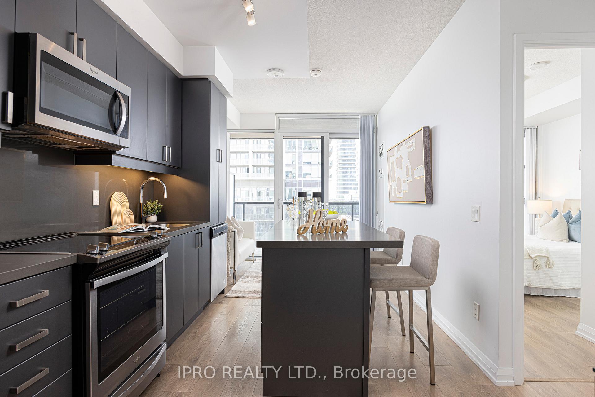 Photo 7 of Unit 809, 7895 Jane Street, Vaughan, Concord — HOMEH