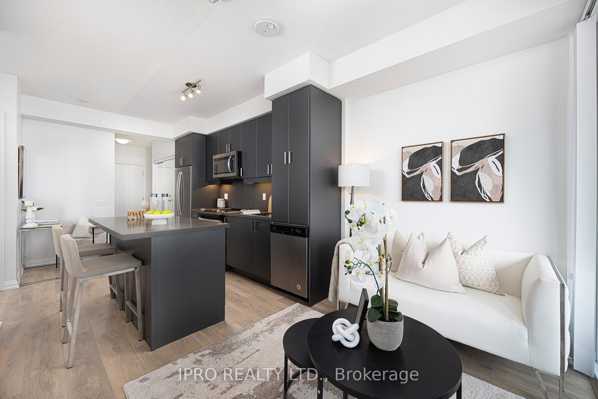 Photo 13 of Unit 809, 7895 Jane Street, Vaughan, Concord — HOMEH