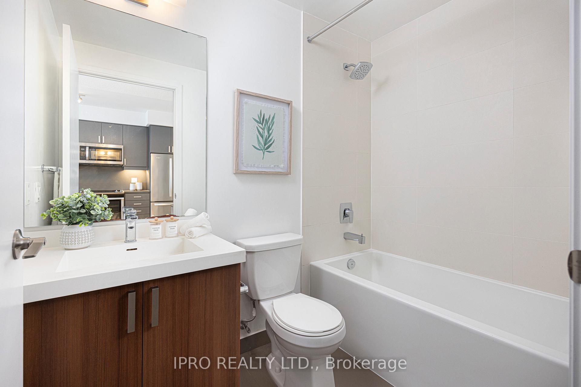 Photo 16 of Unit 809, 7895 Jane Street, Vaughan, Concord — HOMEH