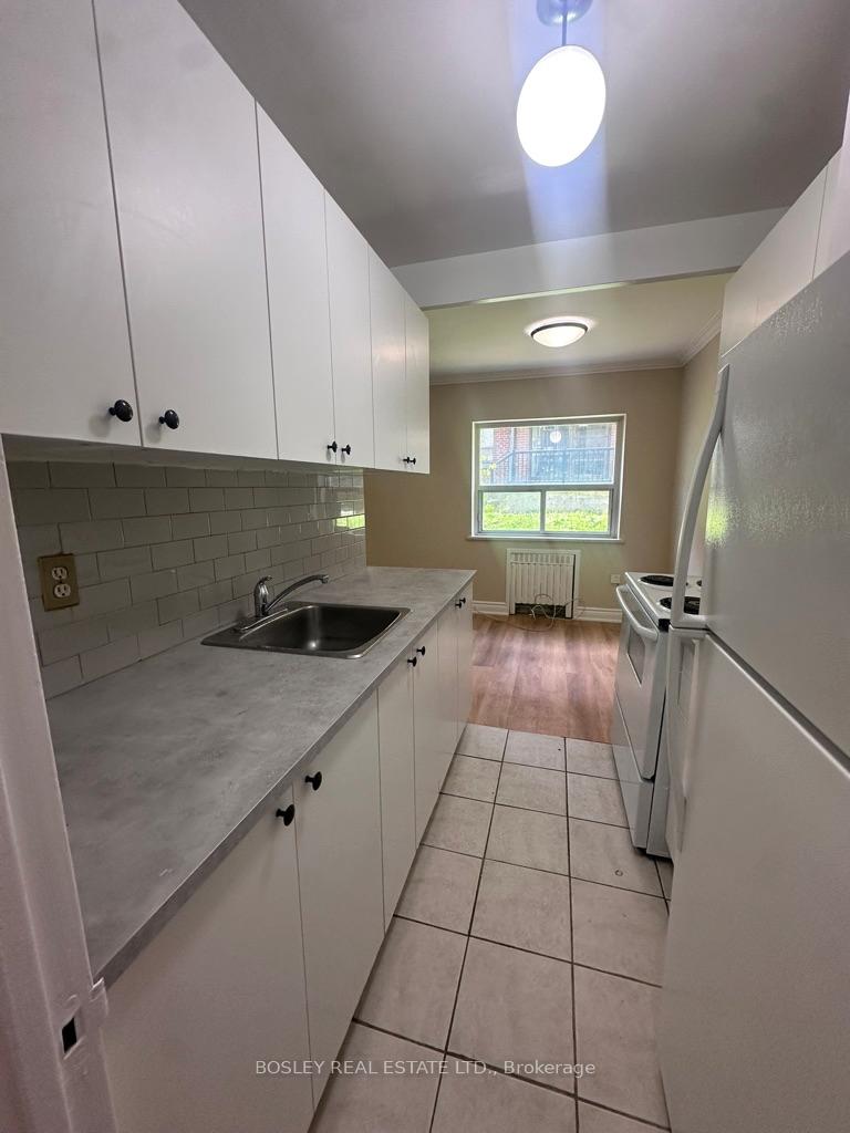 Photo 2 of Unit 101, 970 Eglinton Avenue E, Toronto, Leaside — HOMEH