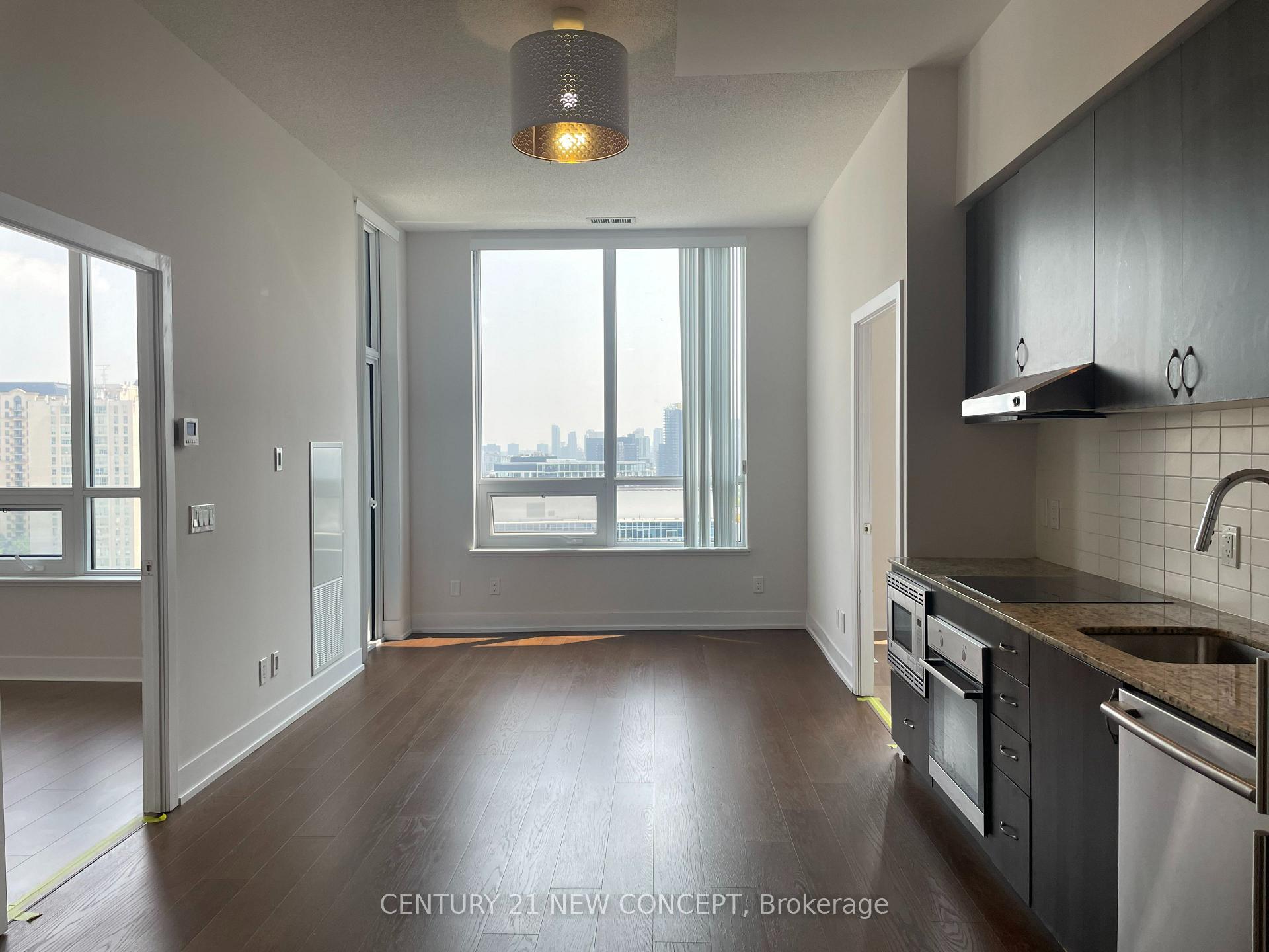 Front of Unit PH01, 7 Kenaston Gardens E
