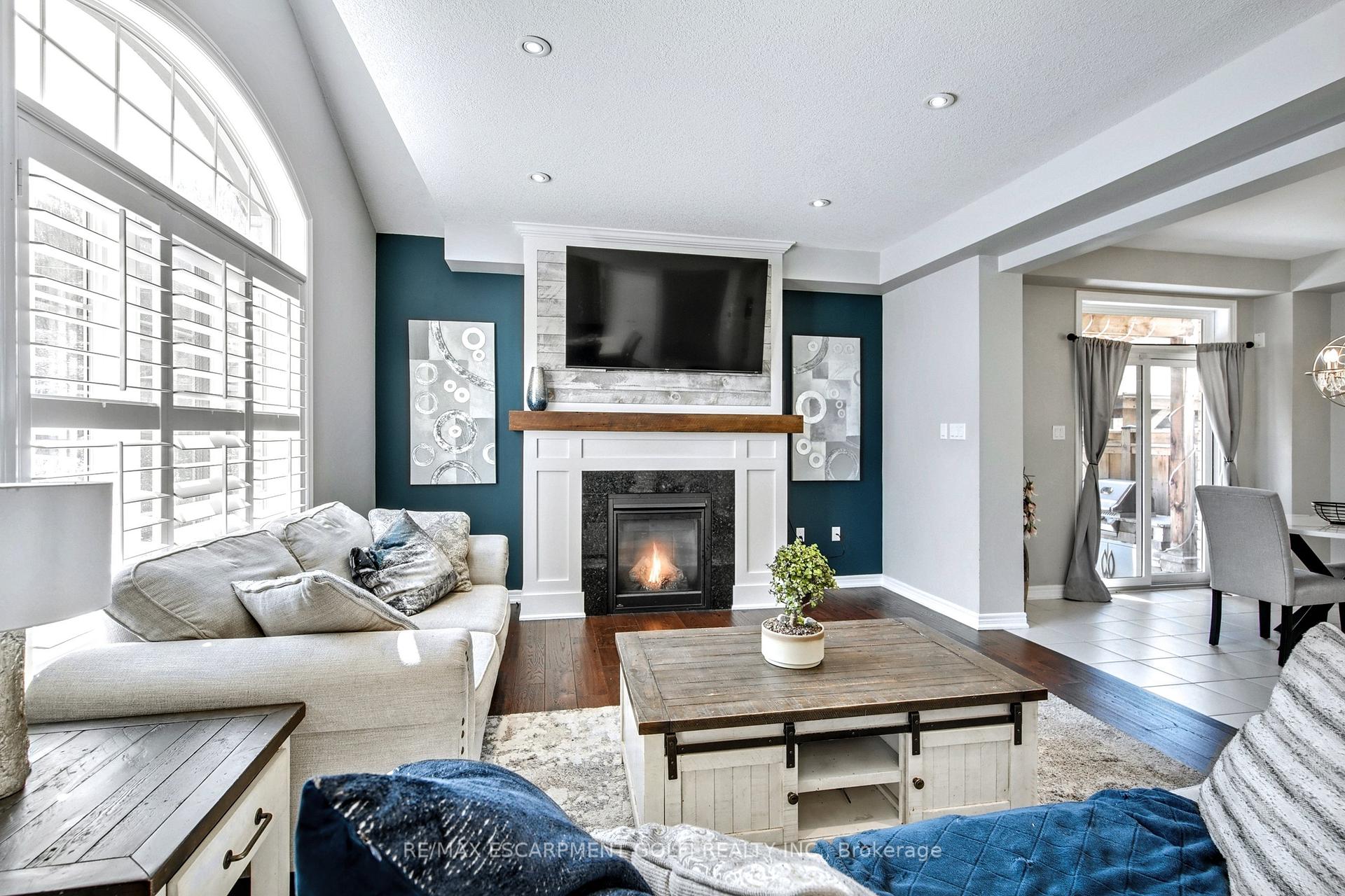 Photo 9 of Unit 17, 270 Main Street W, Grimsby, Grimsby West — HOMEH