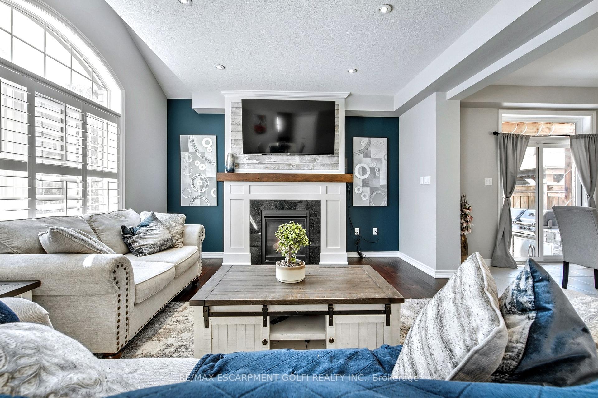 Photo 10 of Unit 17, 270 Main Street W, Grimsby, Grimsby West — HOMEH