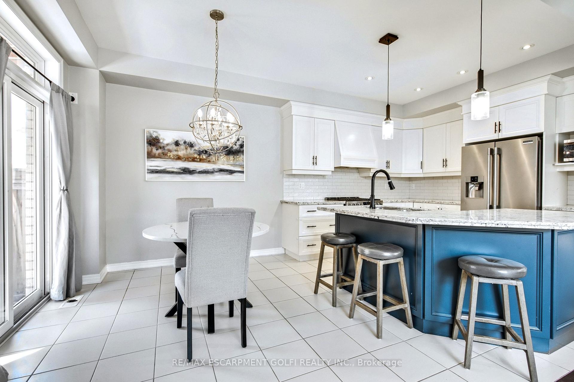 Photo 12 of Unit 17, 270 Main Street W, Grimsby, Grimsby West — HOMEH