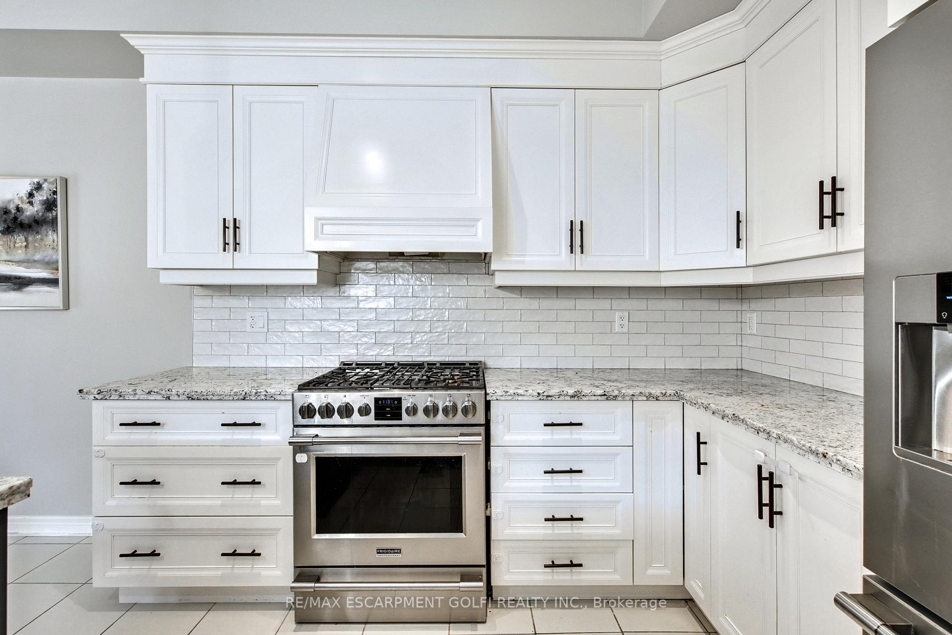 Photo 16 of Unit 17, 270 Main Street W, Grimsby, Grimsby West — HOMEH