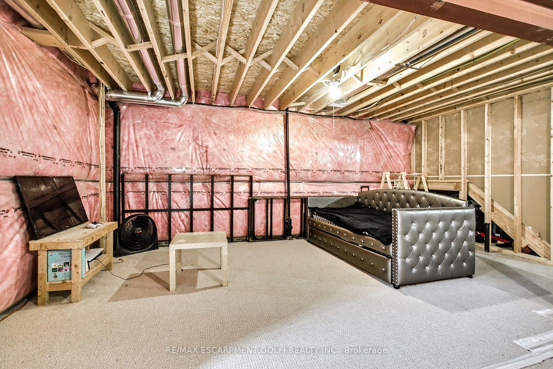 Photo 32 of Unit 17, 270 Main Street W, Grimsby, Grimsby West — HOMEH