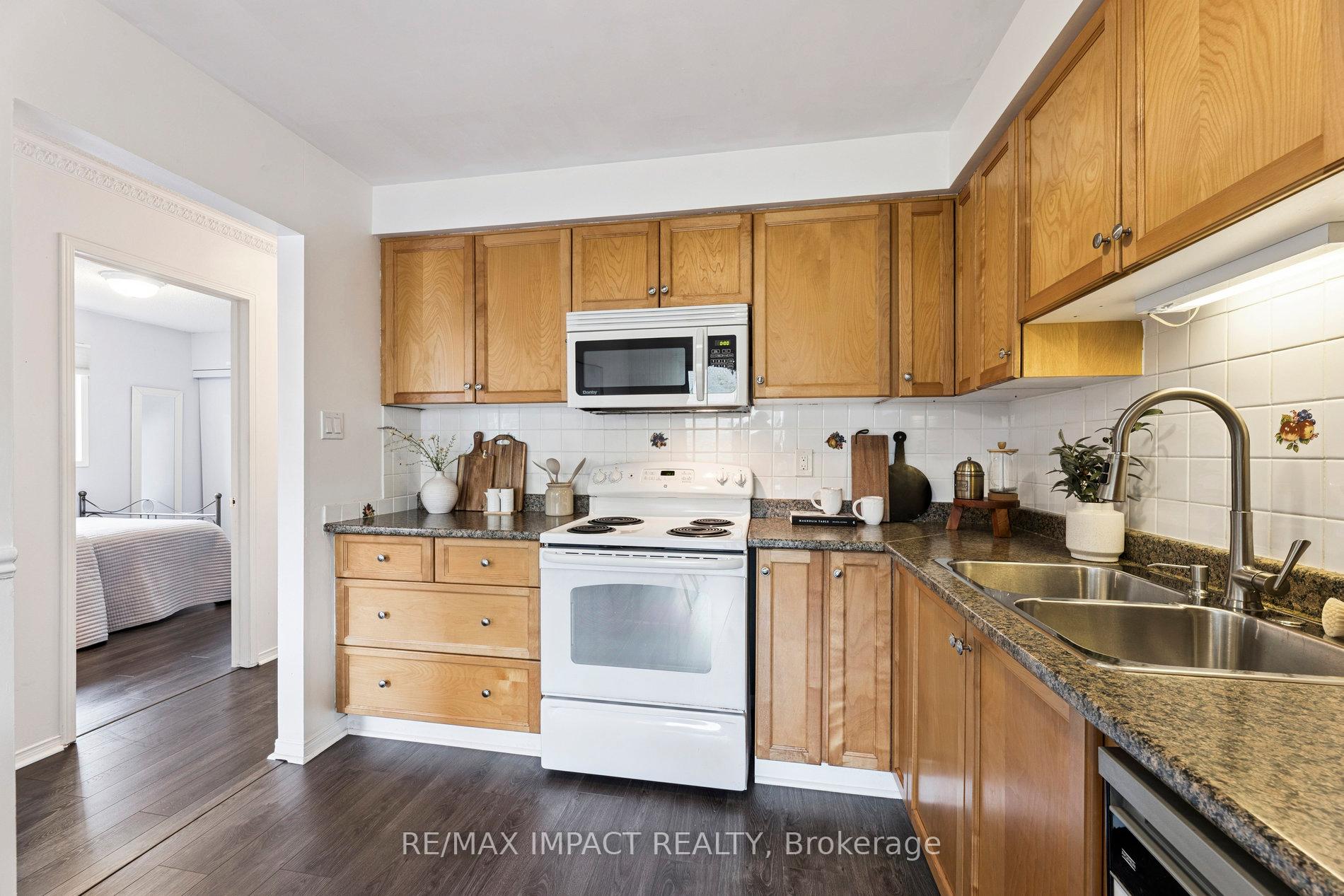 Photo 9 of 24 Birmingham Avenue, Clarington, Bowmanville — HOMEH