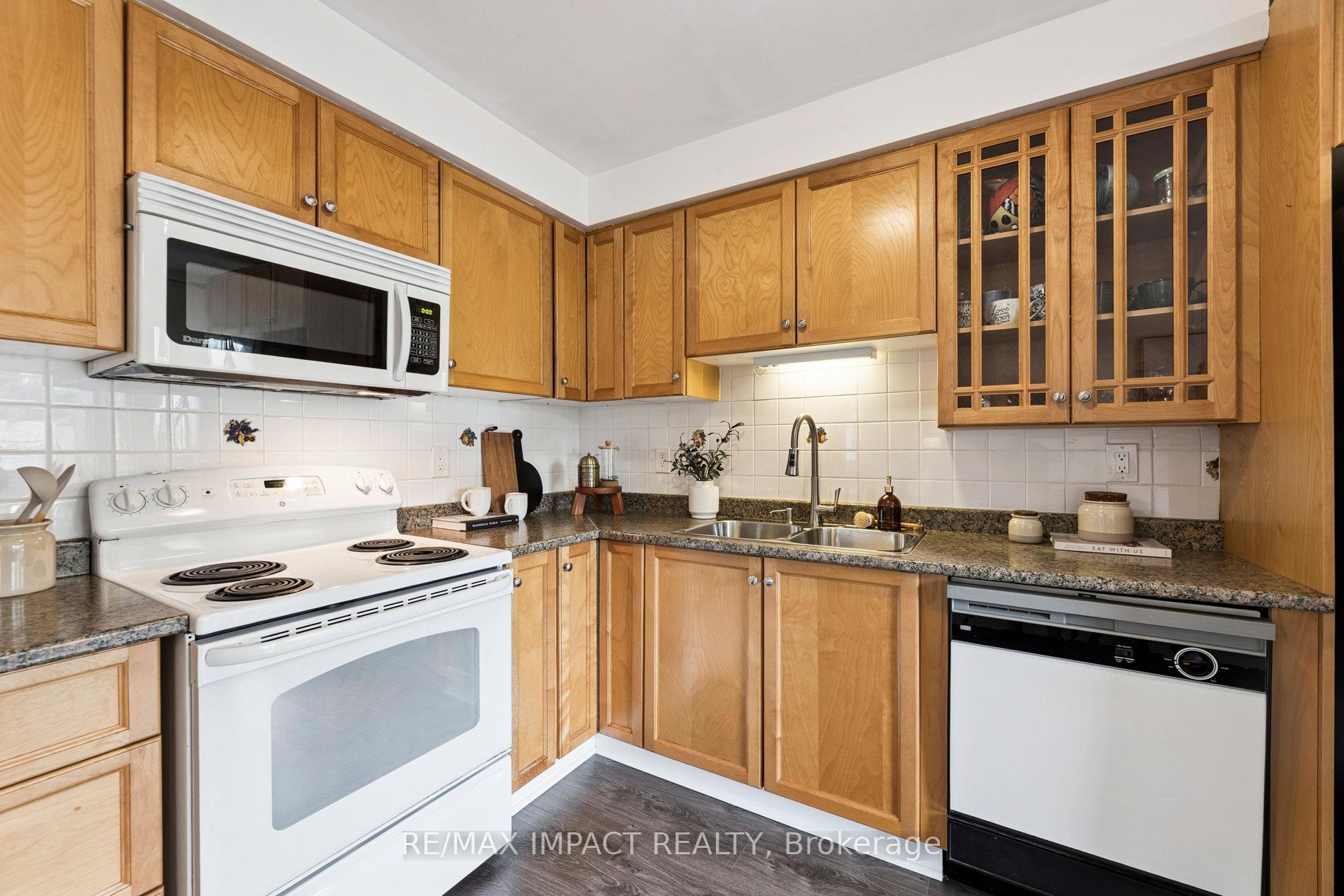 Photo 10 of 24 Birmingham Avenue, Clarington, Bowmanville — HOMEH