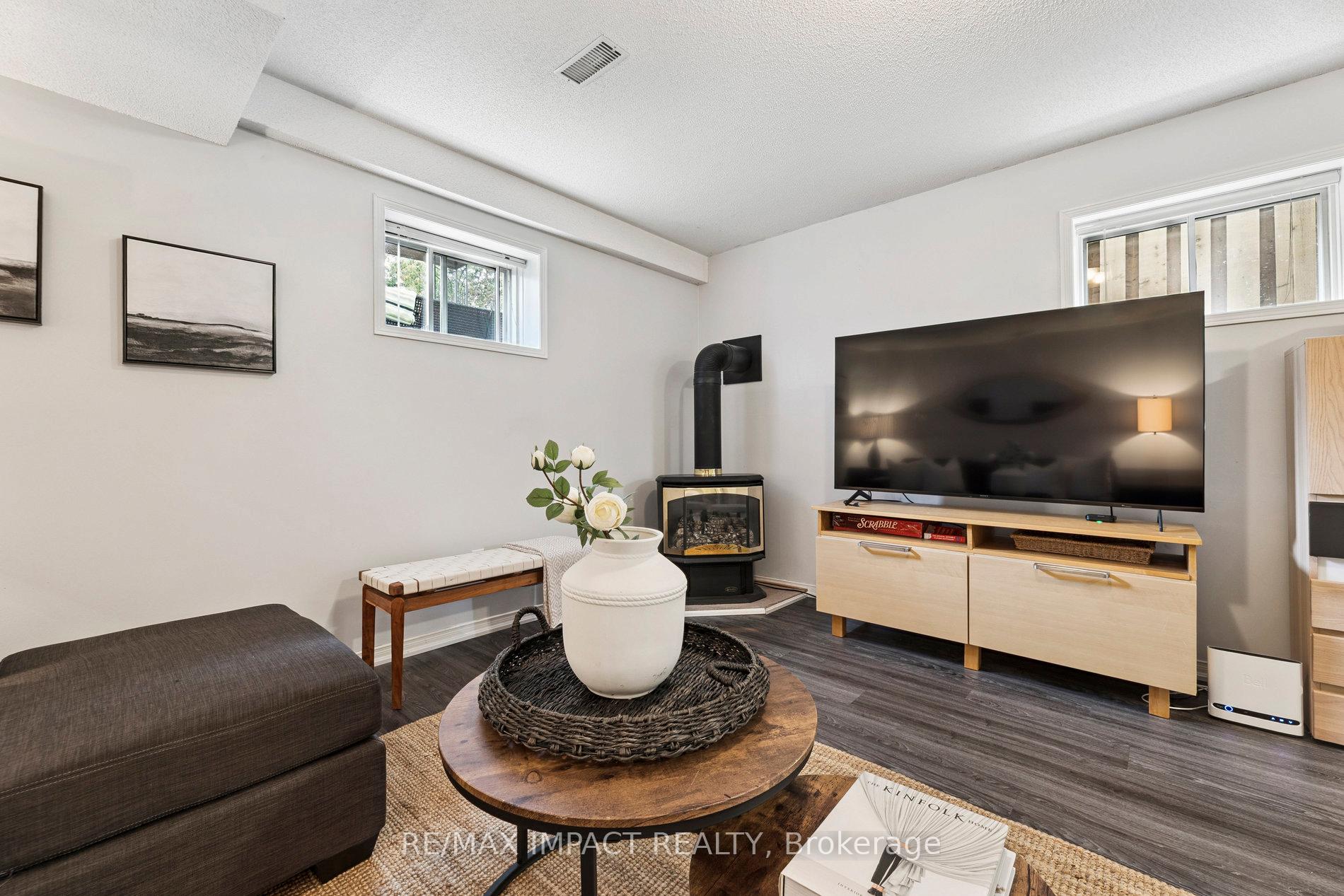 Photo 20 of 24 Birmingham Avenue, Clarington, Bowmanville — HOMEH