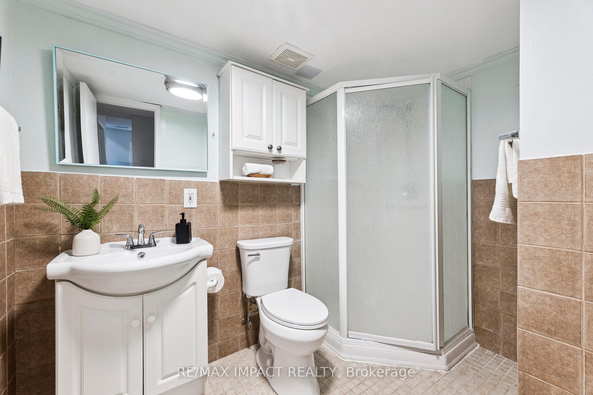 Photo 23 of 24 Birmingham Avenue, Clarington, Bowmanville — HOMEH