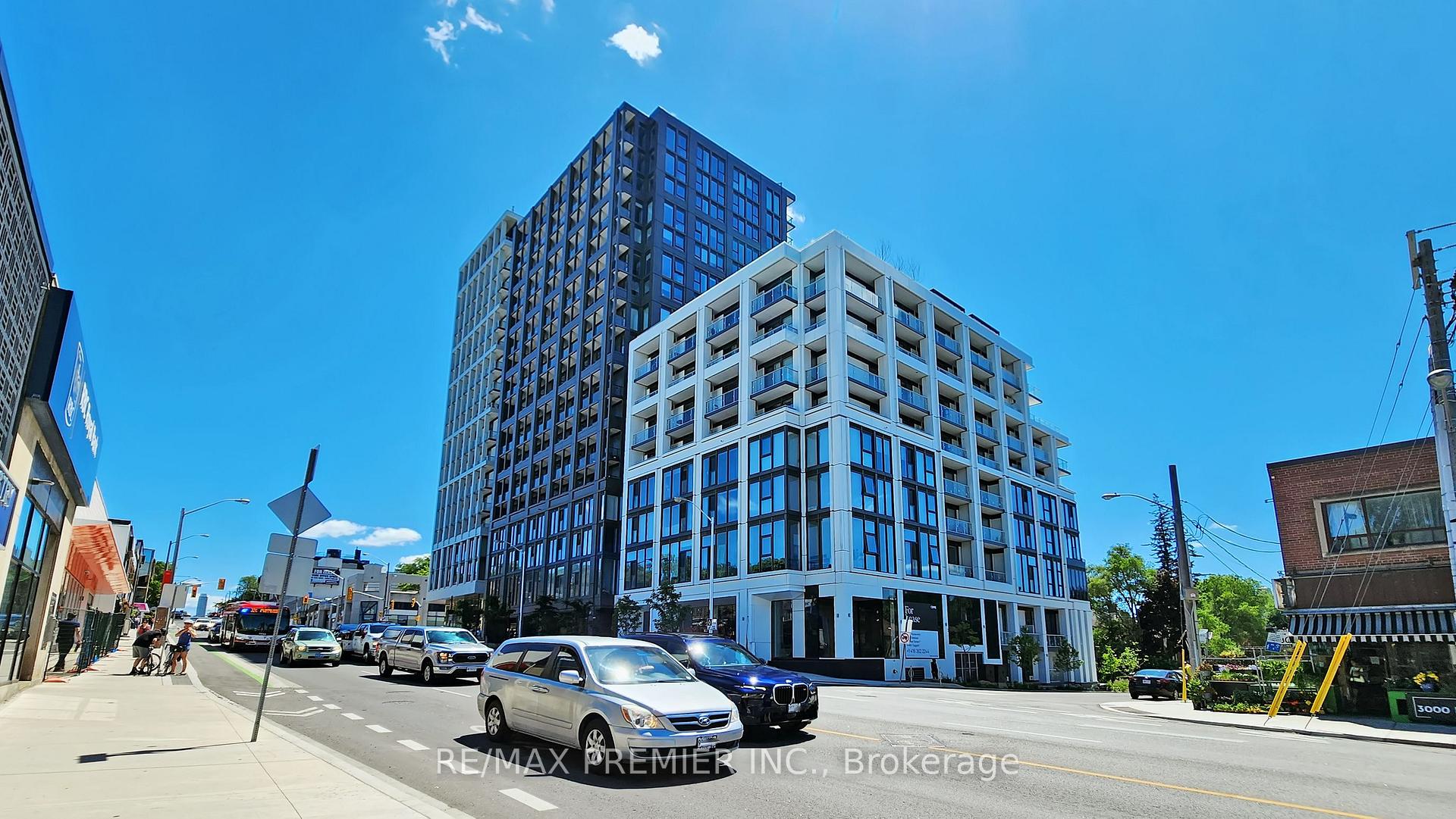 Front of Unit 1116, 2020 Bathurst Street