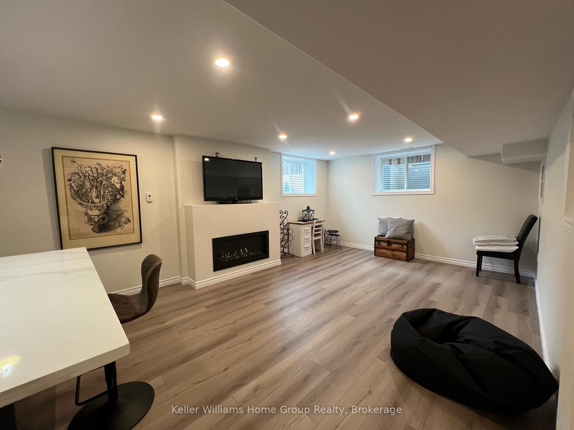 Photo 2 of 291 Colonial Drive, Guelph, Pineridge/Westminster Woods — HOMEH