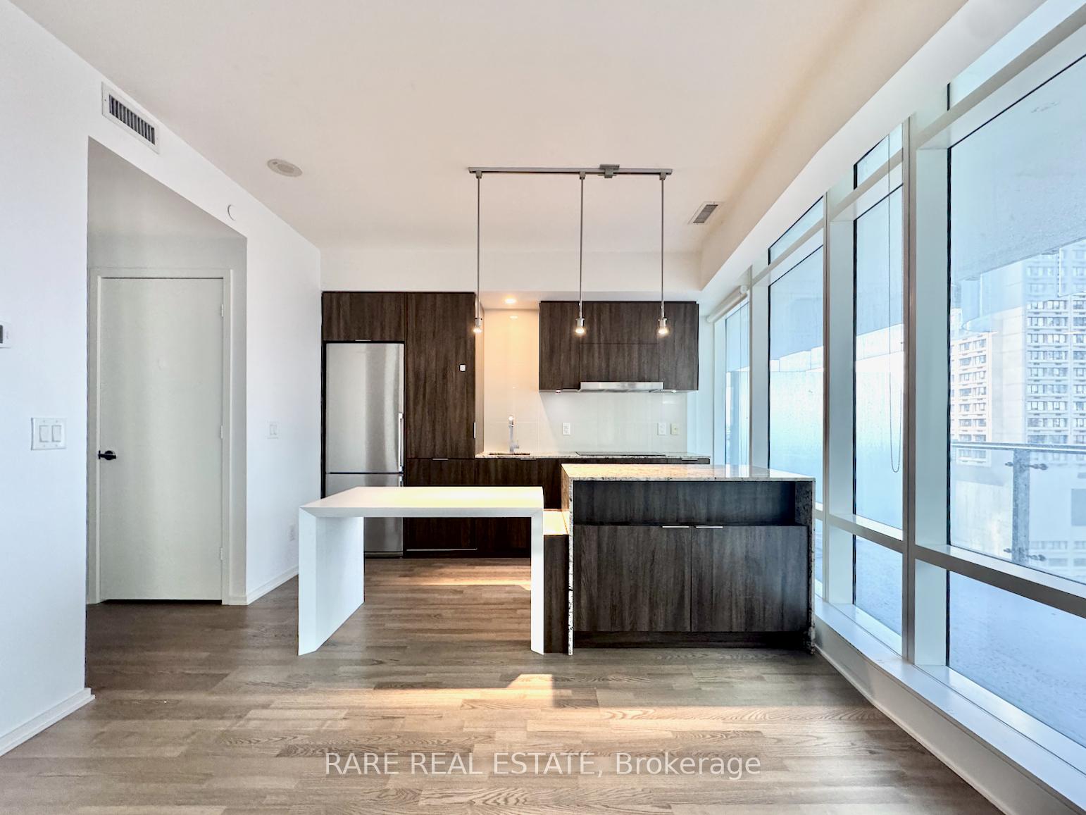 Photo 6 of Unit 1602, 1 Bloor Street E, Toronto, Church-Yonge Corridor — HOMEH