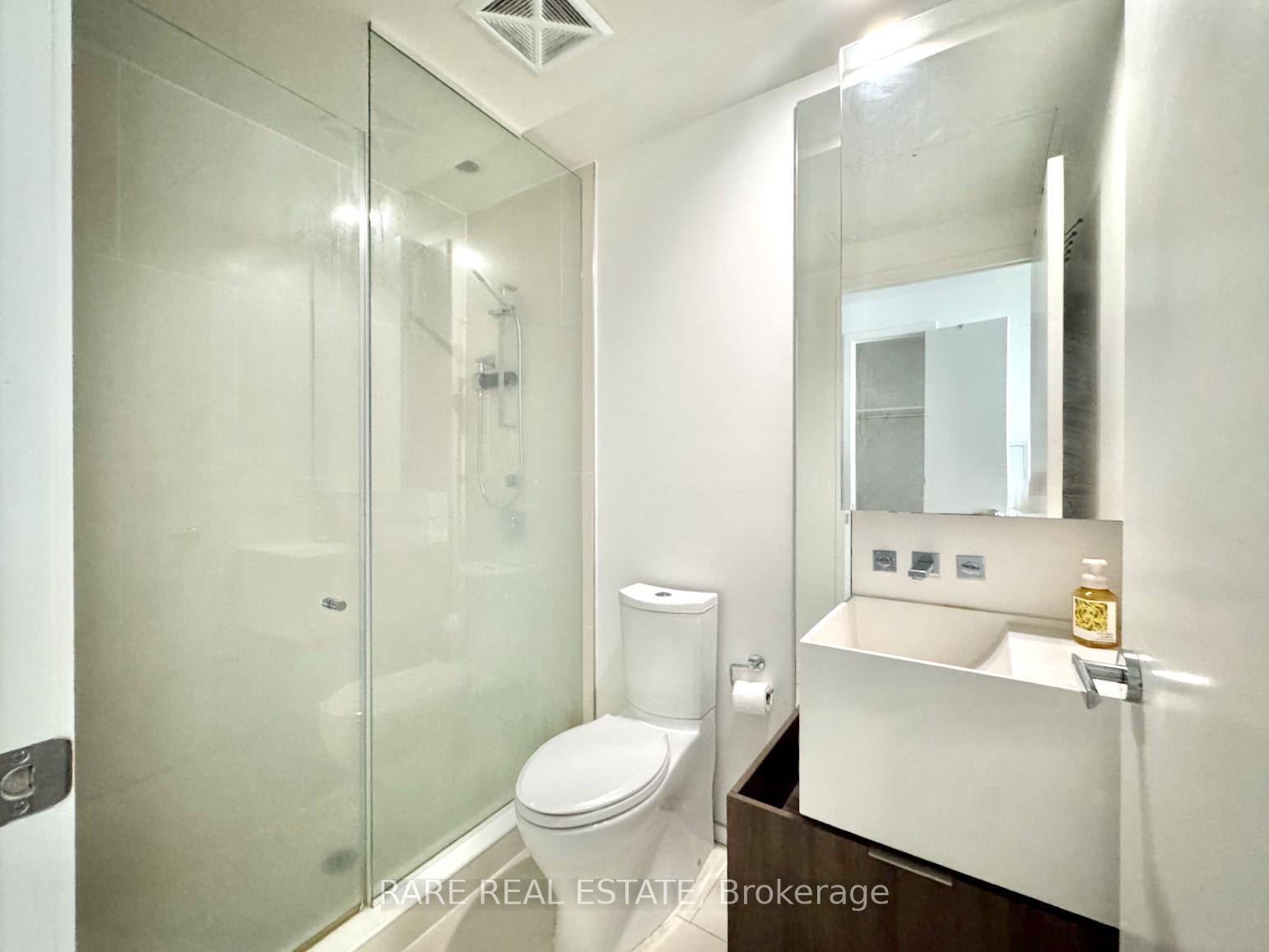 Photo 2 of Unit 1602, 1 Bloor Street E, Toronto, Church-Yonge Corridor — HOMEH