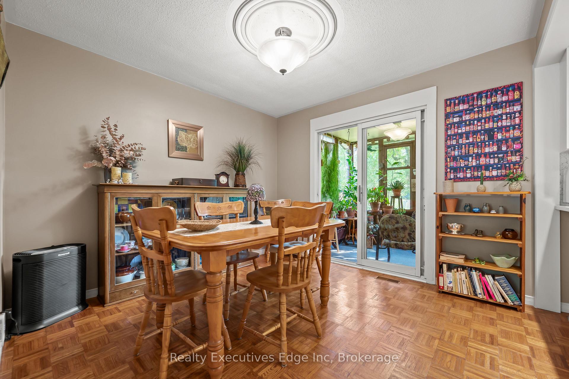 Photo 8 of 212 Edinburgh Road N, Guelph, Junction/Onward Willow — HOMEH