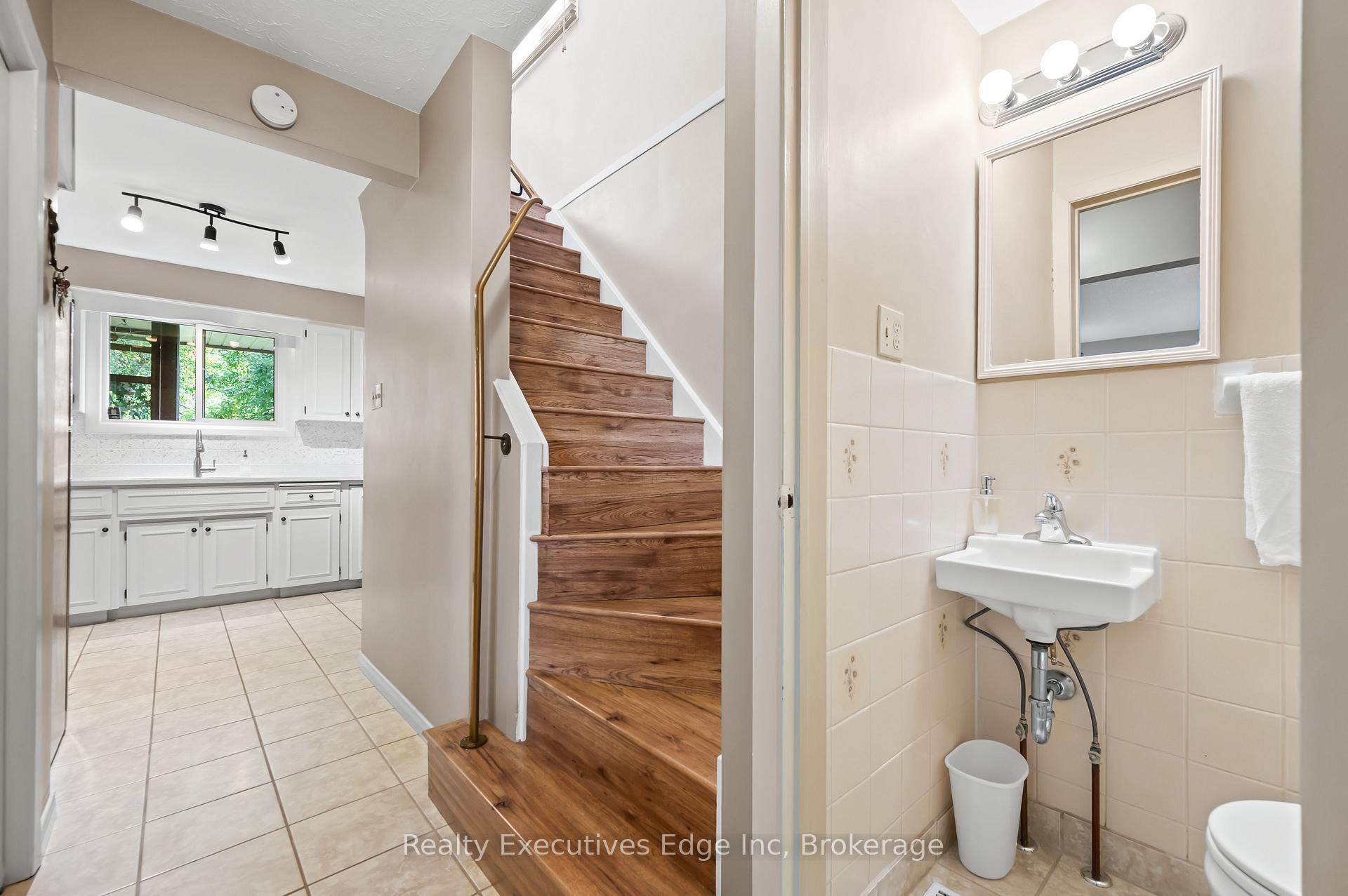 Photo 12 of 212 Edinburgh Road N, Guelph, Junction/Onward Willow — HOMEH