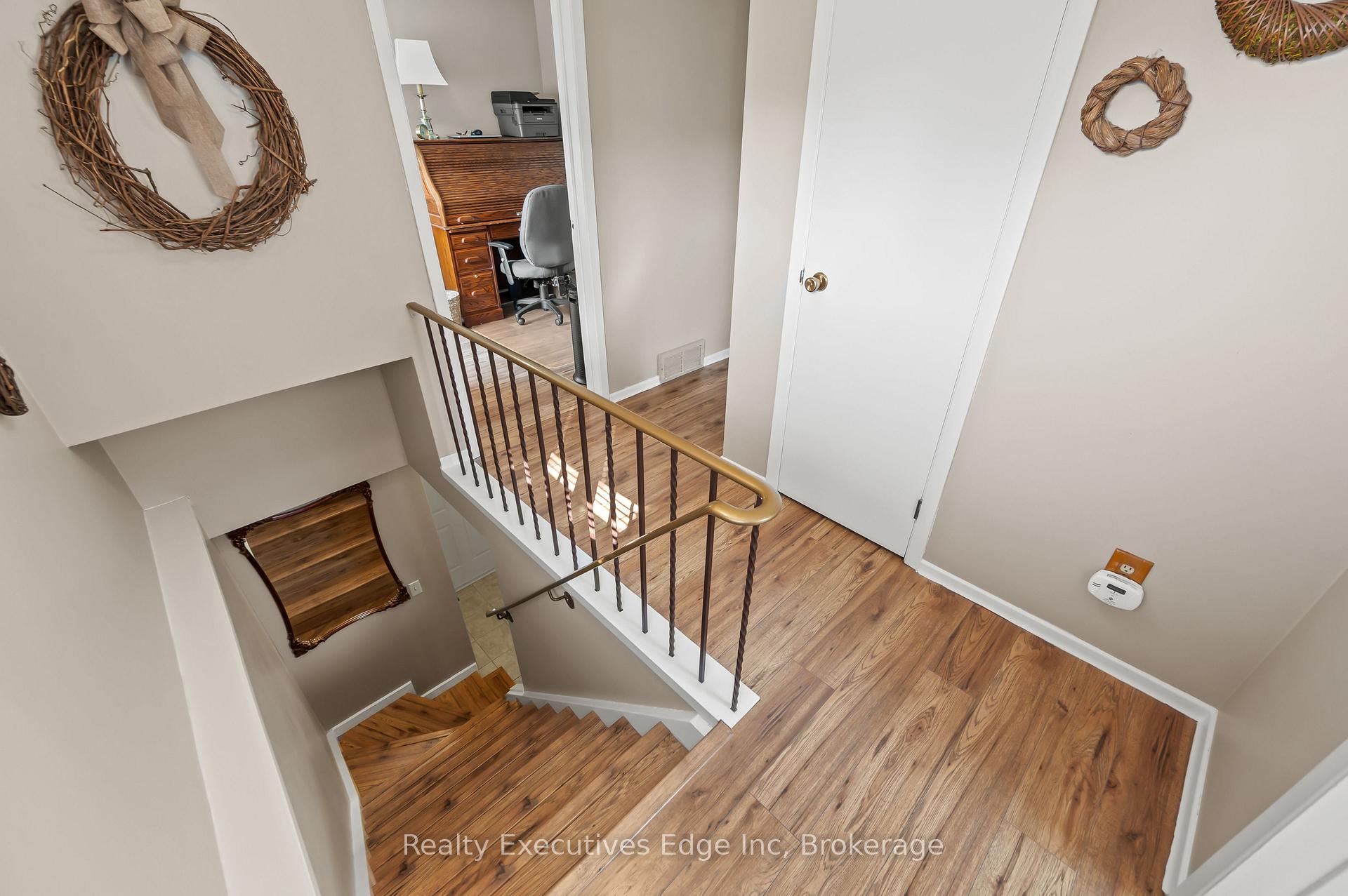 Photo 13 of 212 Edinburgh Road N, Guelph, Junction/Onward Willow — HOMEH