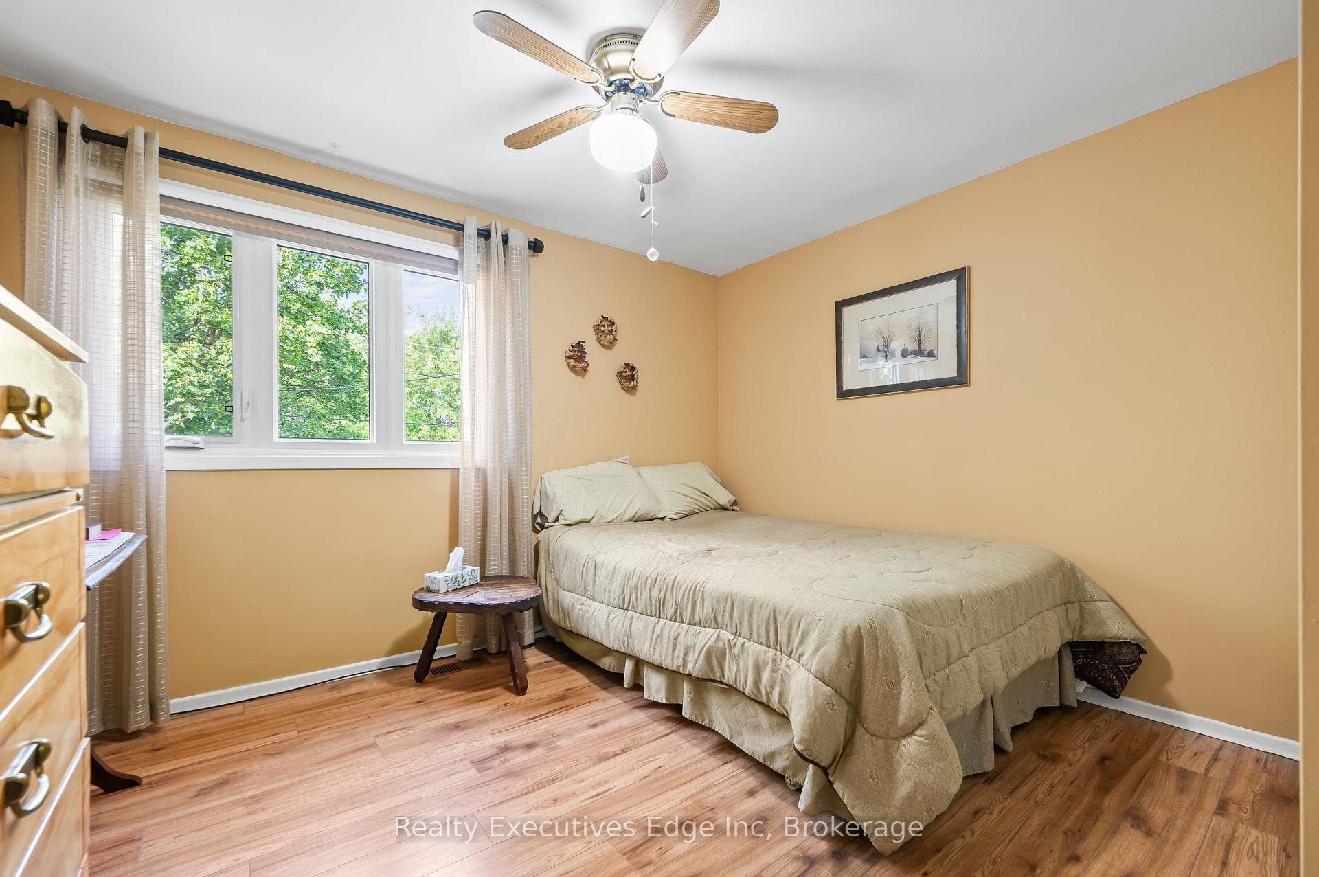 Photo 16 of 212 Edinburgh Road N, Guelph, Junction/Onward Willow — HOMEH