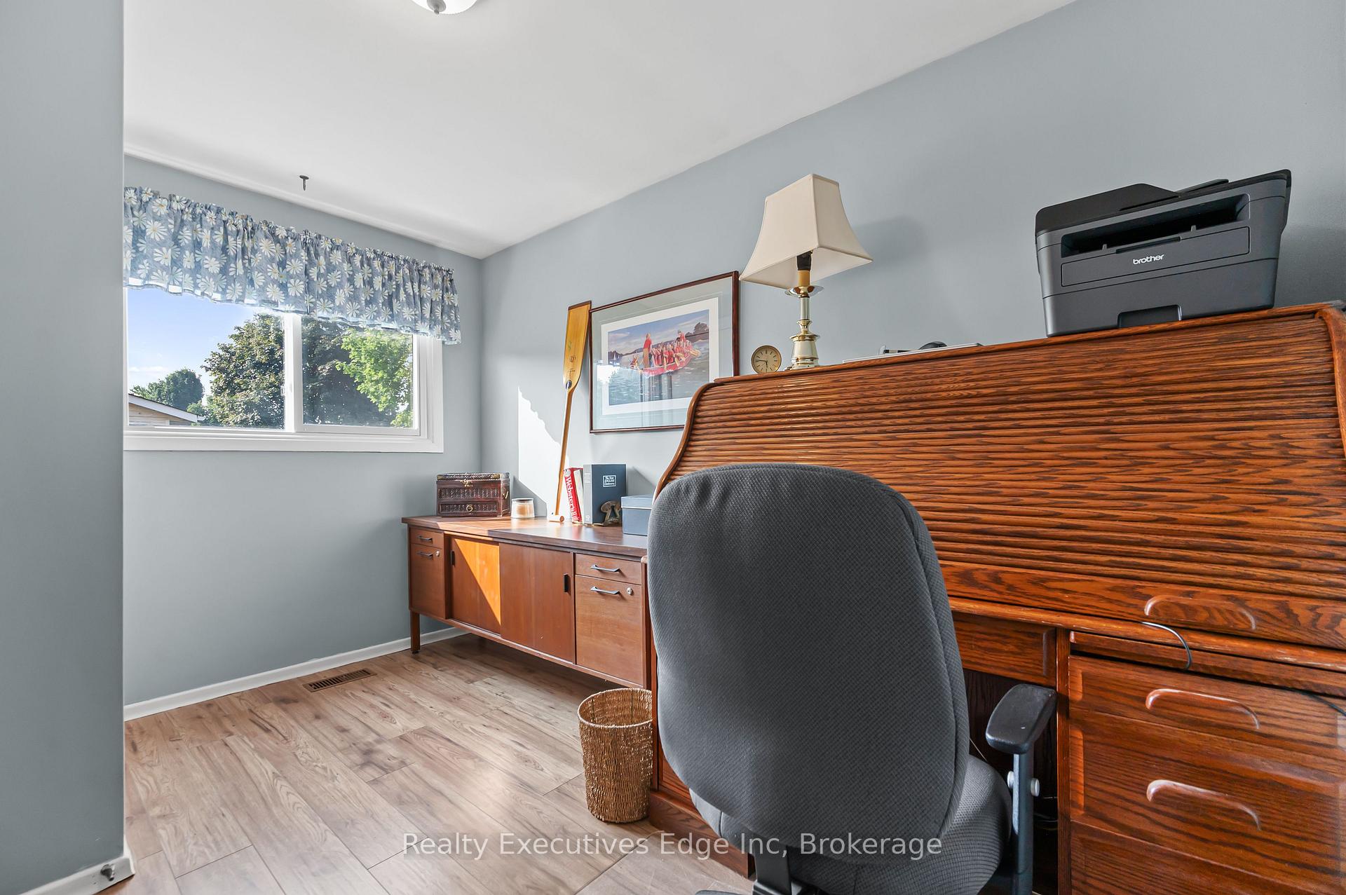 Photo 19 of 212 Edinburgh Road N, Guelph, Junction/Onward Willow — HOMEH