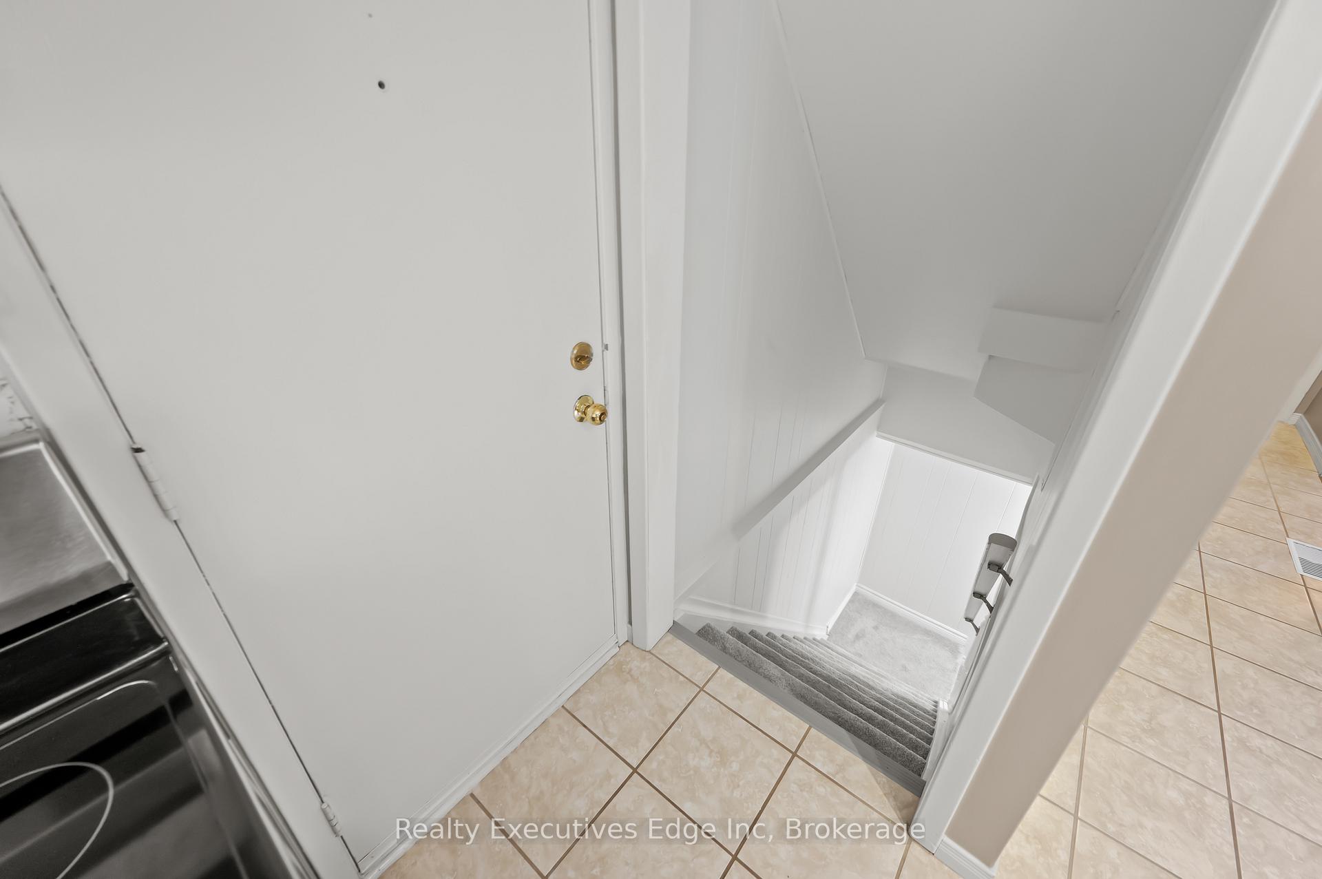Photo 22 of 212 Edinburgh Road N, Guelph, Junction/Onward Willow — HOMEH