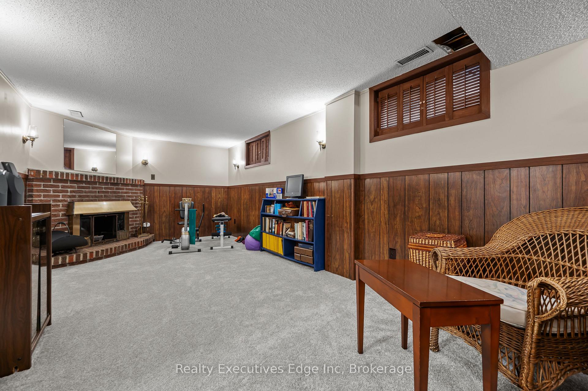 Photo 23 of 212 Edinburgh Road N, Guelph, Junction/Onward Willow — HOMEH
