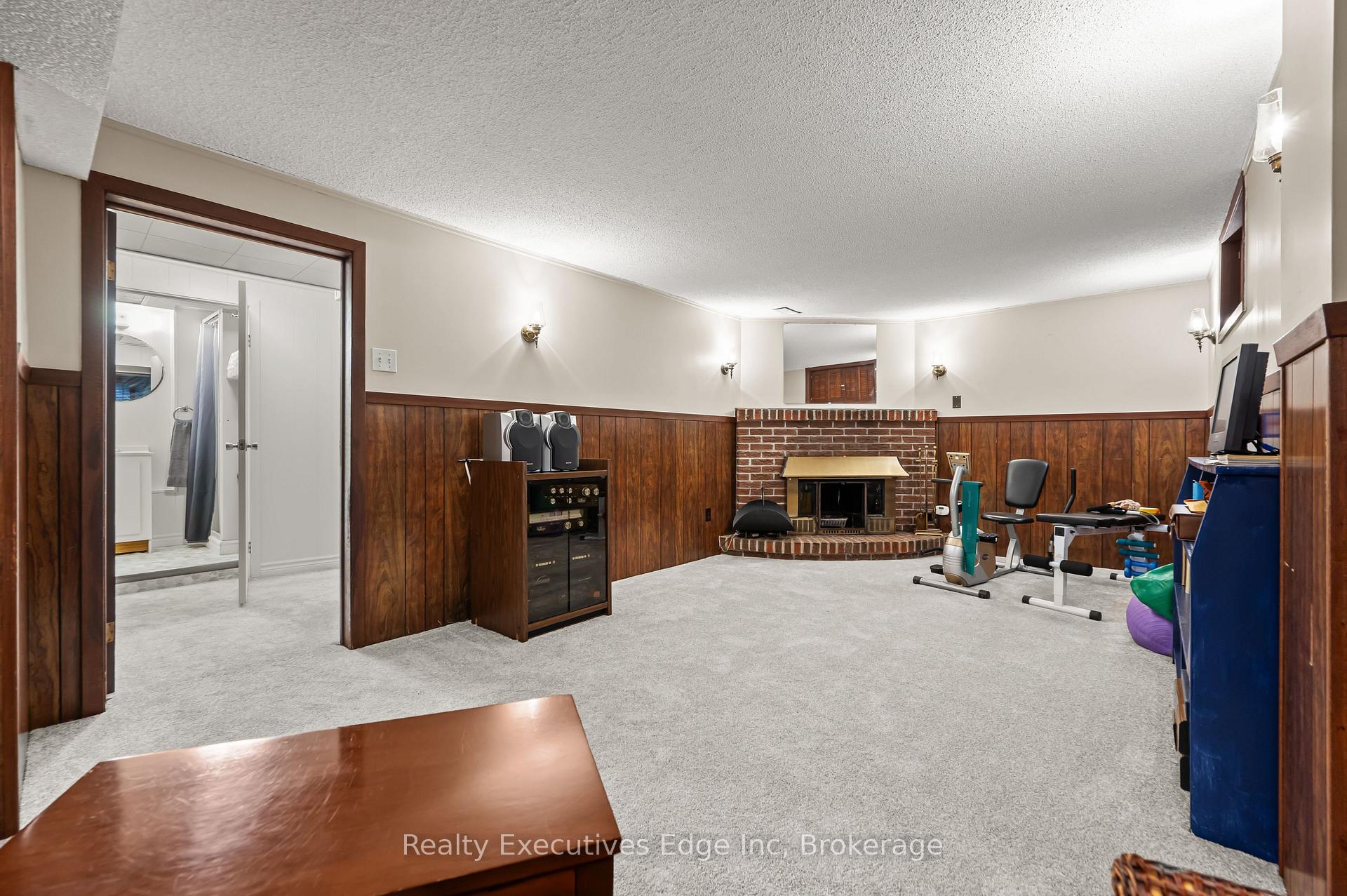 Photo 24 of 212 Edinburgh Road N, Guelph, Junction/Onward Willow — HOMEH