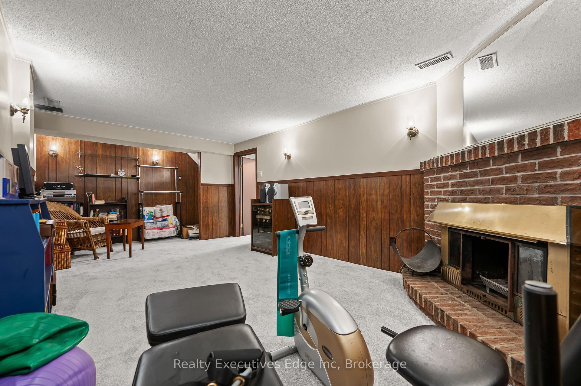 Photo 26 of 212 Edinburgh Road N, Guelph, Junction/Onward Willow — HOMEH