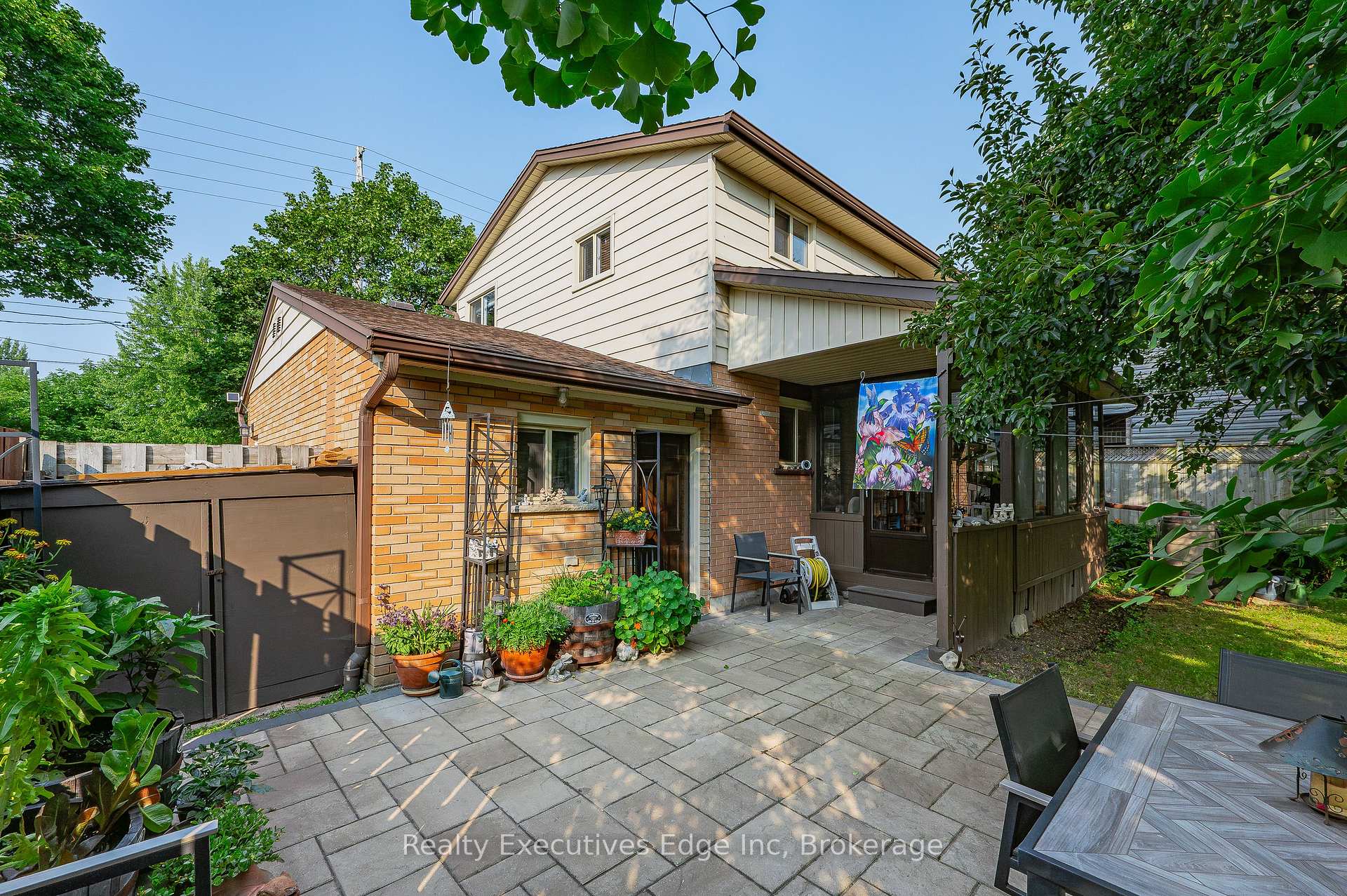 Photo 31 of 212 Edinburgh Road N, Guelph, Junction/Onward Willow — HOMEH