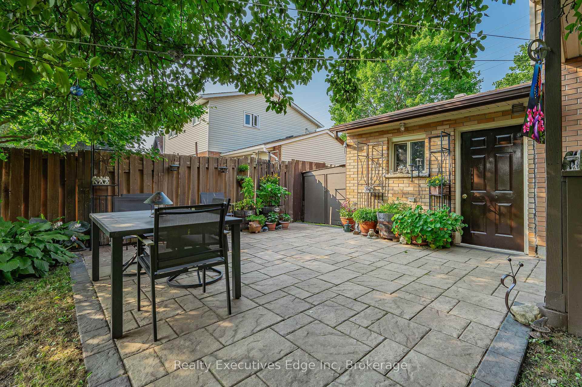 Photo 32 of 212 Edinburgh Road N, Guelph, Junction/Onward Willow — HOMEH