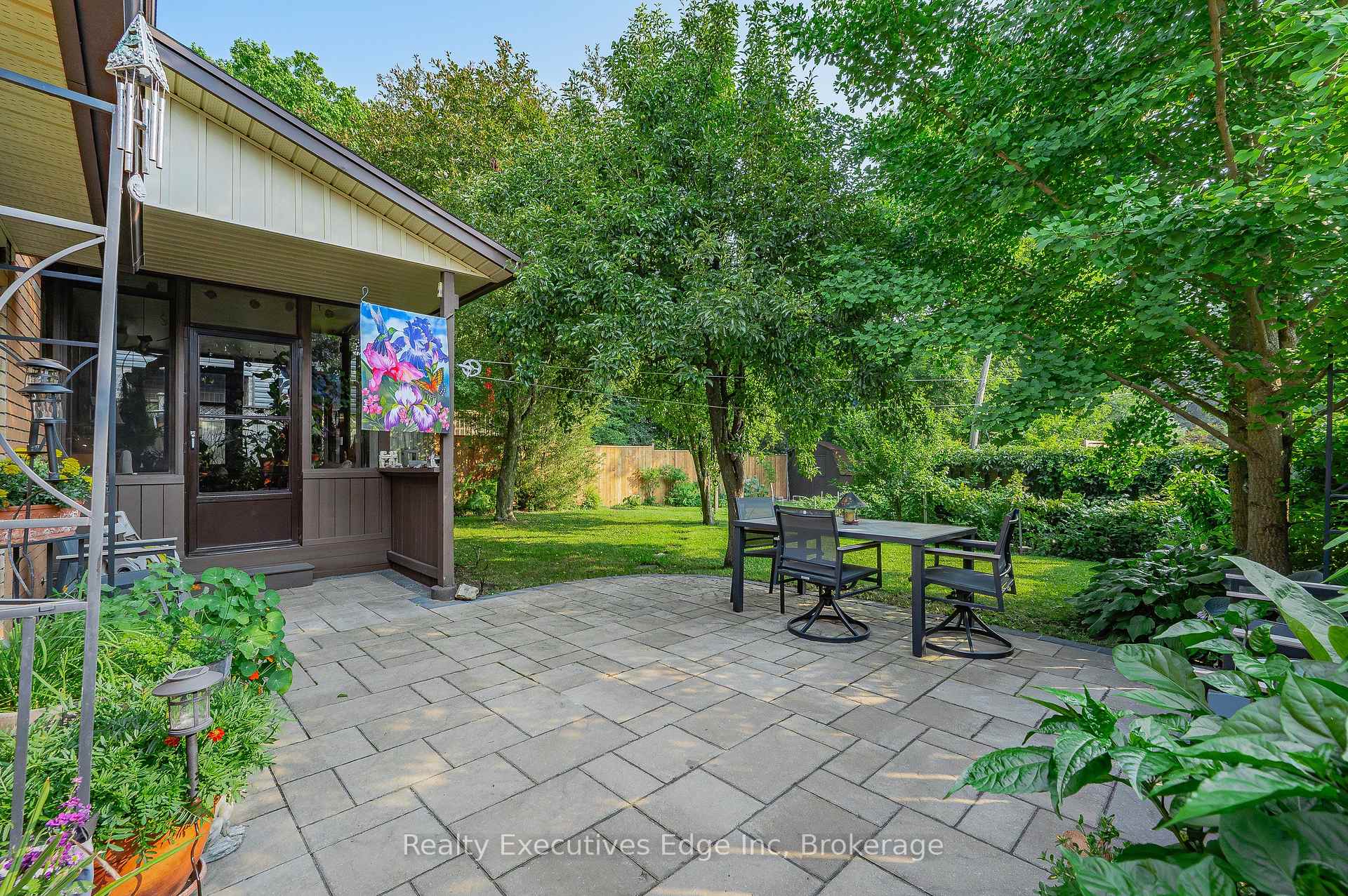 Photo 33 of 212 Edinburgh Road N, Guelph, Junction/Onward Willow — HOMEH