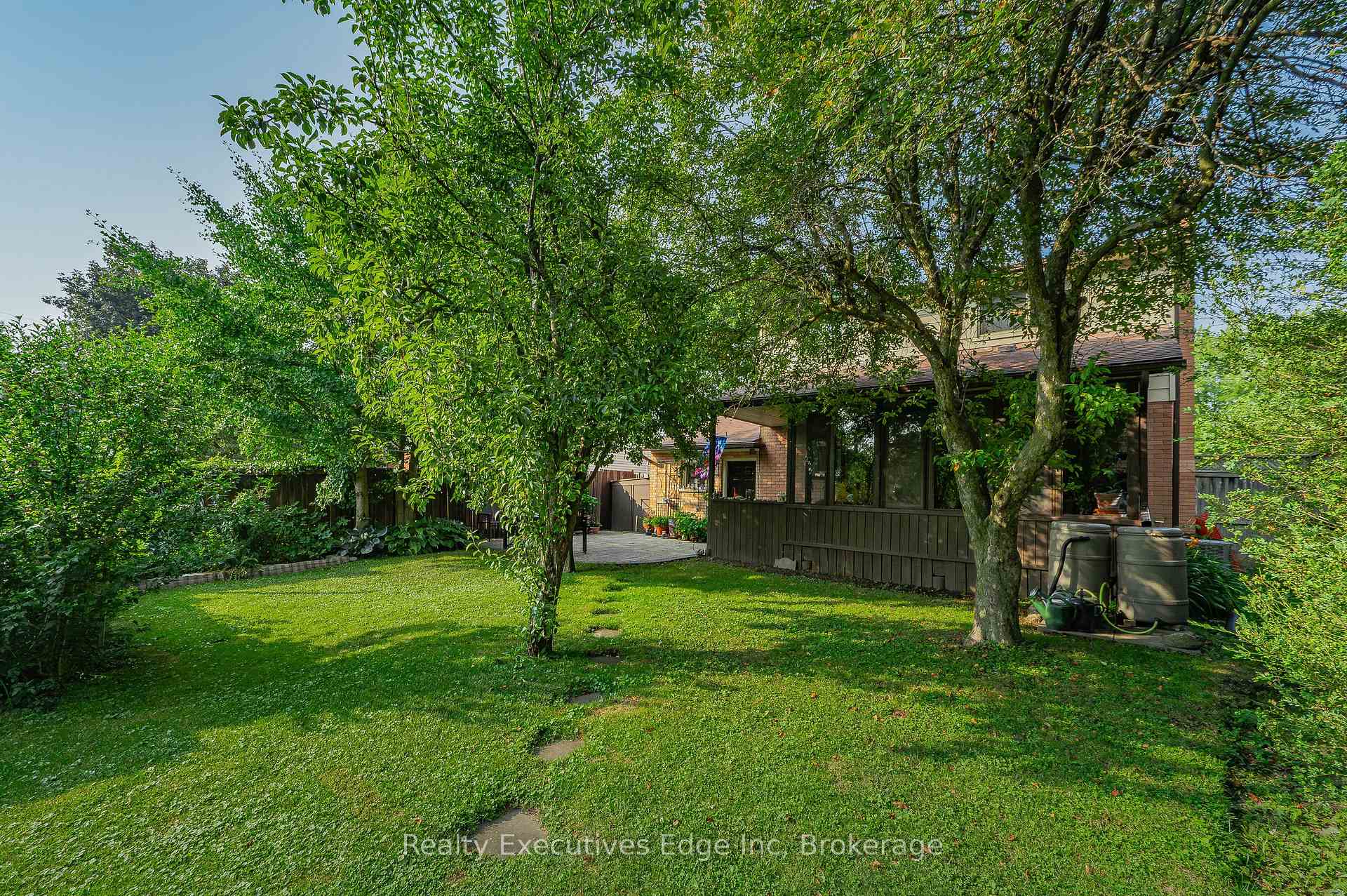 Photo 35 of 212 Edinburgh Road N, Guelph, Junction/Onward Willow — HOMEH