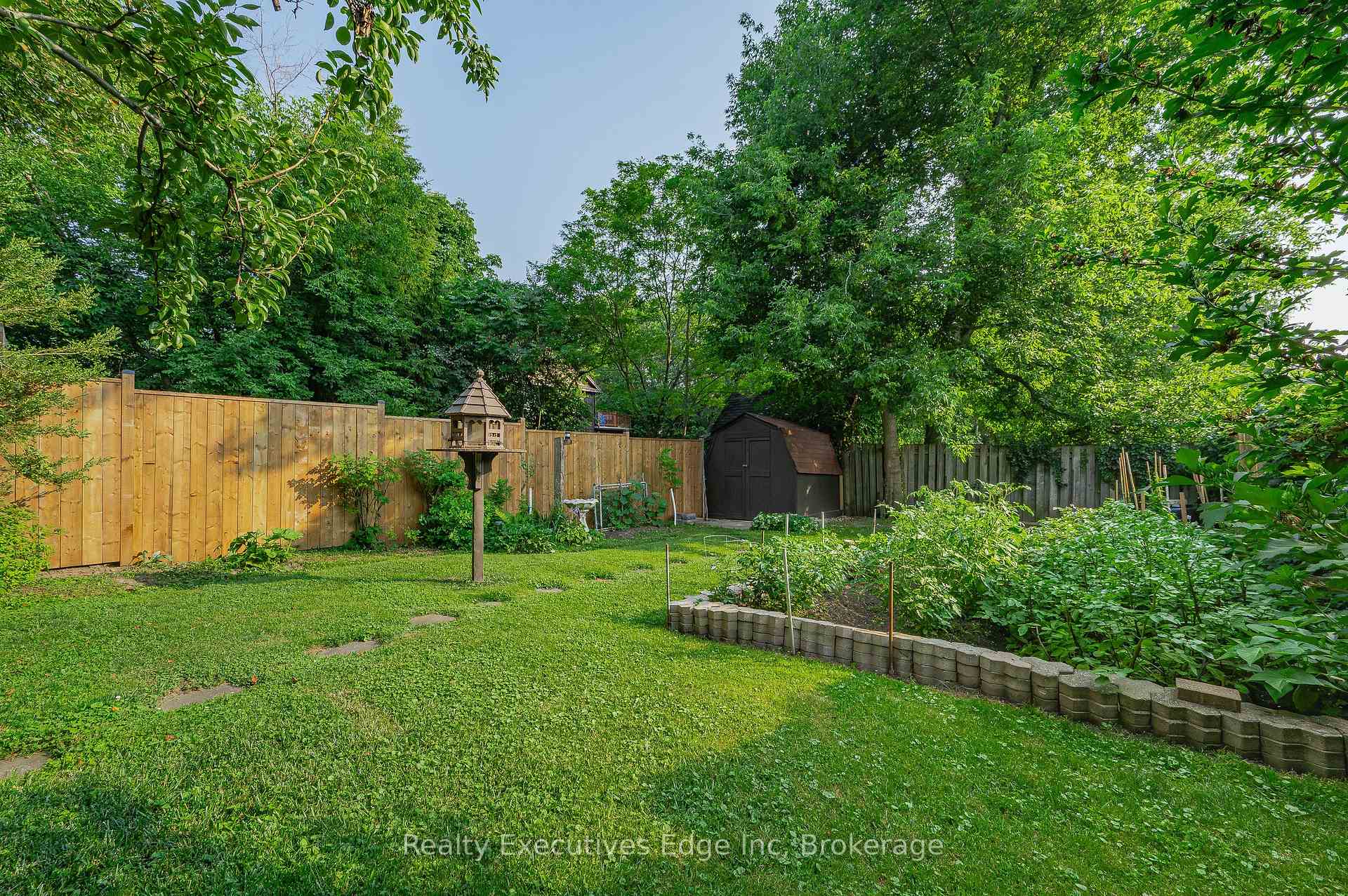 Photo 37 of 212 Edinburgh Road N, Guelph, Junction/Onward Willow — HOMEH
