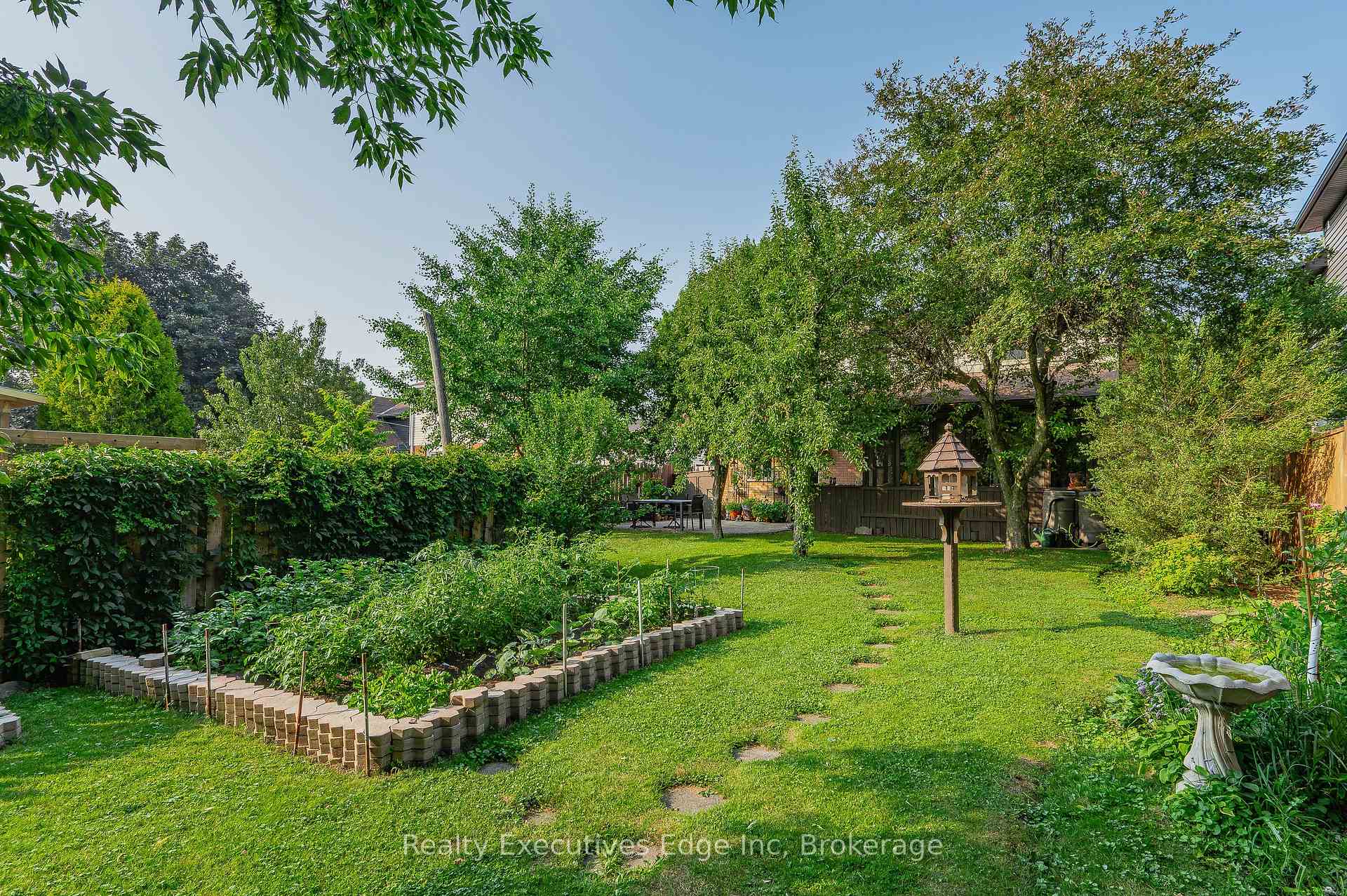 Photo 41 of 212 Edinburgh Road N, Guelph, Junction/Onward Willow — HOMEH