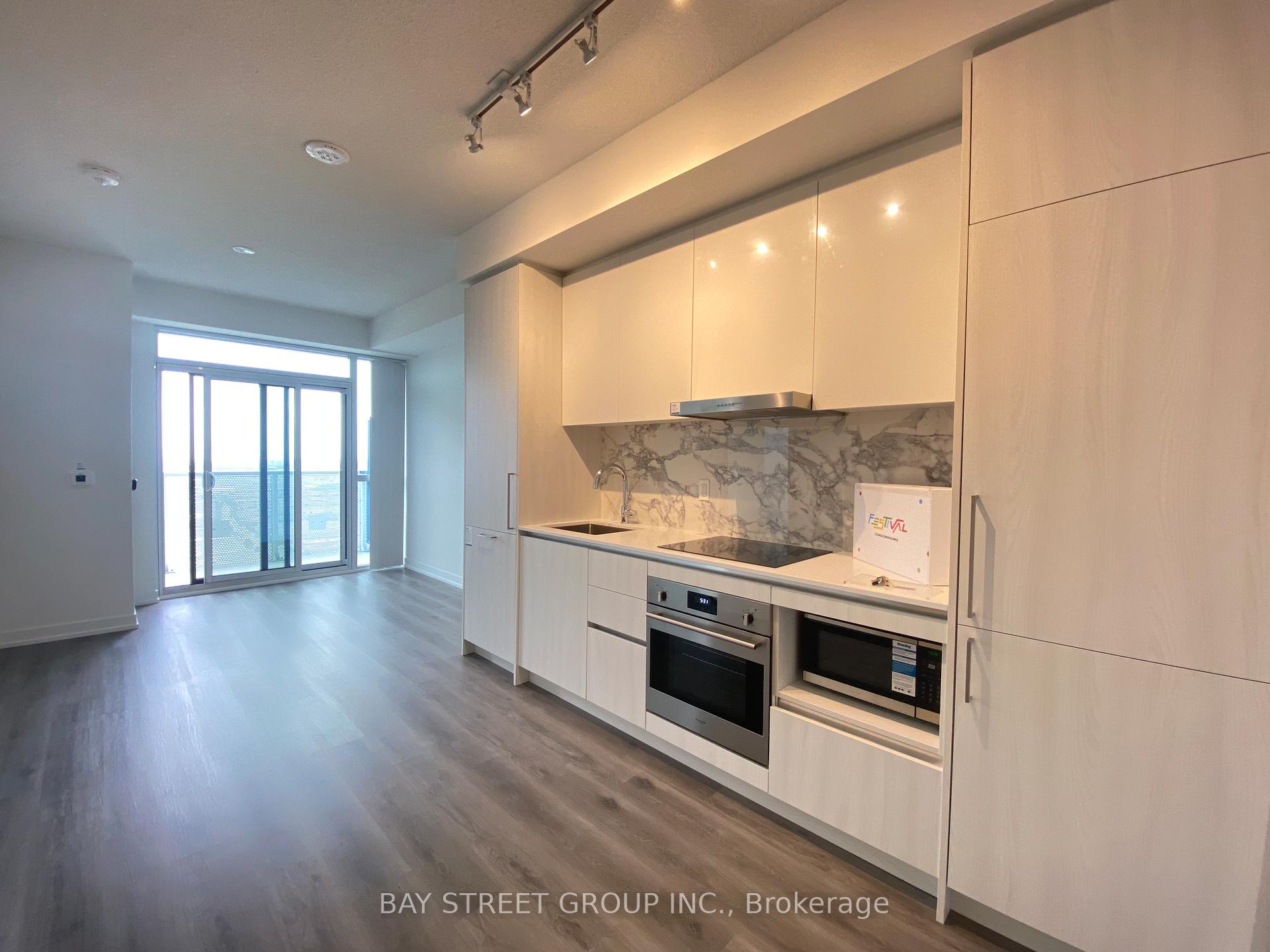 Photo 1 of Unit 4910, 225 Commerce Street, Vaughan, Vaughan Corporate Centre — HOMEH