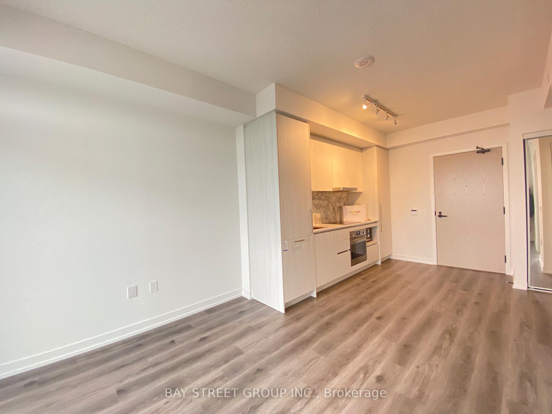 Photo 3 of Unit 4910, 225 Commerce Street, Vaughan, Vaughan Corporate Centre — HOMEH